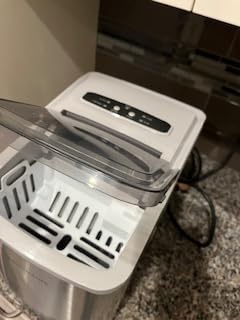 Frigidaire Countertop Portable, 26 lb per Day Bullet Ice Maker Machine (Black Stainless Steel) customer photo 2