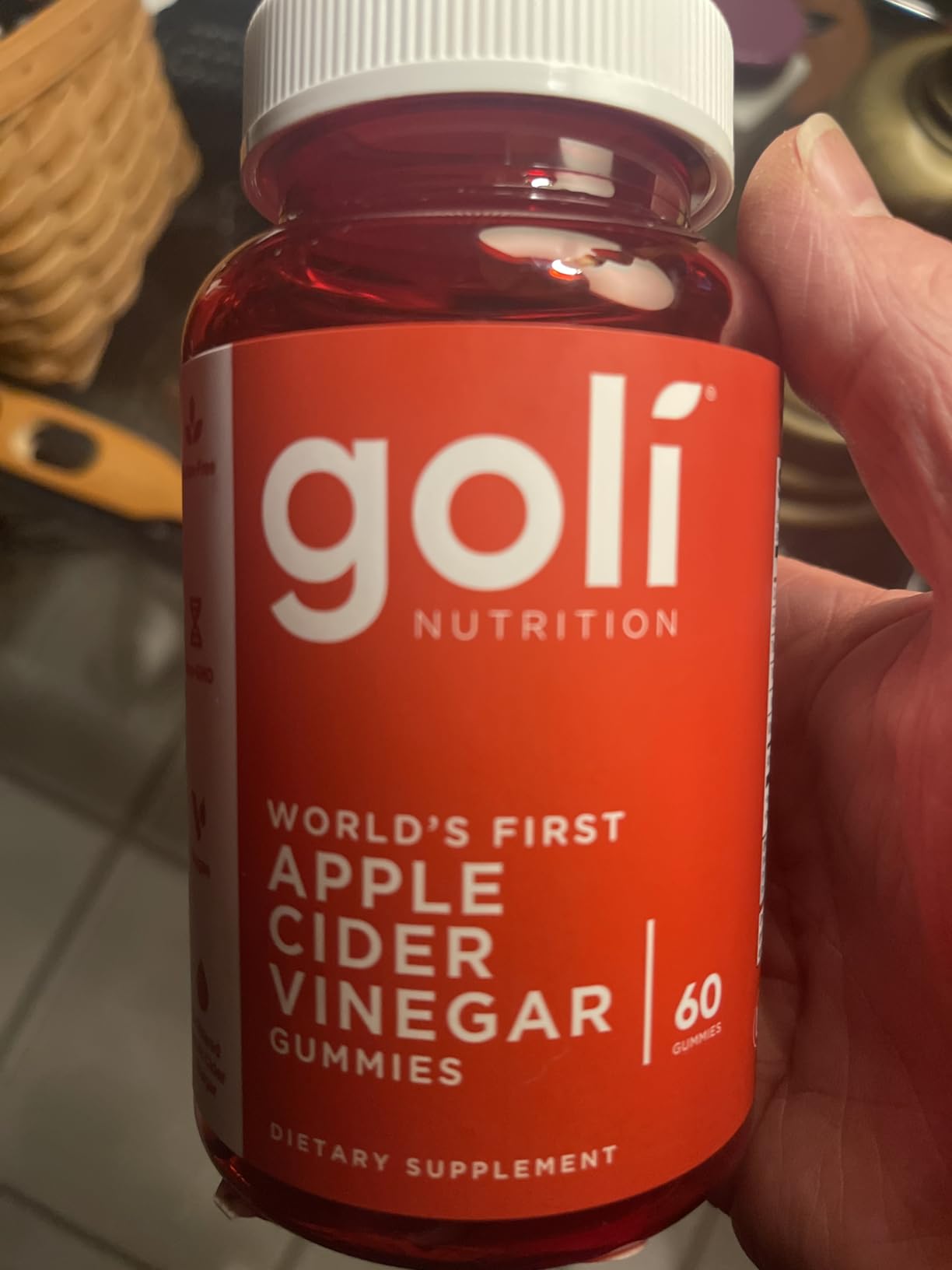 Goli Apple Cider Vinegar Gummies - Worlds First ACV Gummy with Vitamin B12, Beetroot & Pomegranate - Vegan, Non-GMO, Gluten-Free customer photo 1