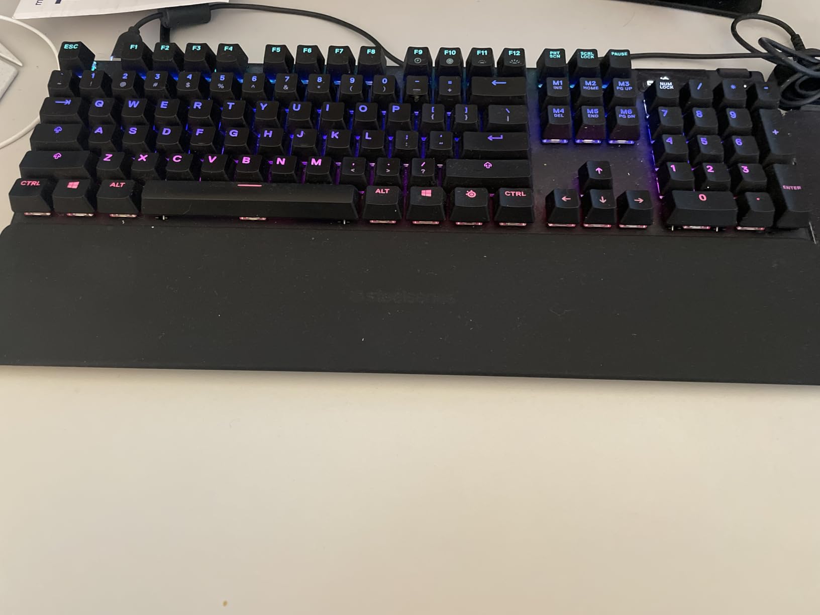 Apex 7 Mechanical Gaming Keyboard - OLED Smart Display - USB Passthrough and Media Controls - Linear, Quiet - RGB Backlit (Red Switch) customer photo 1