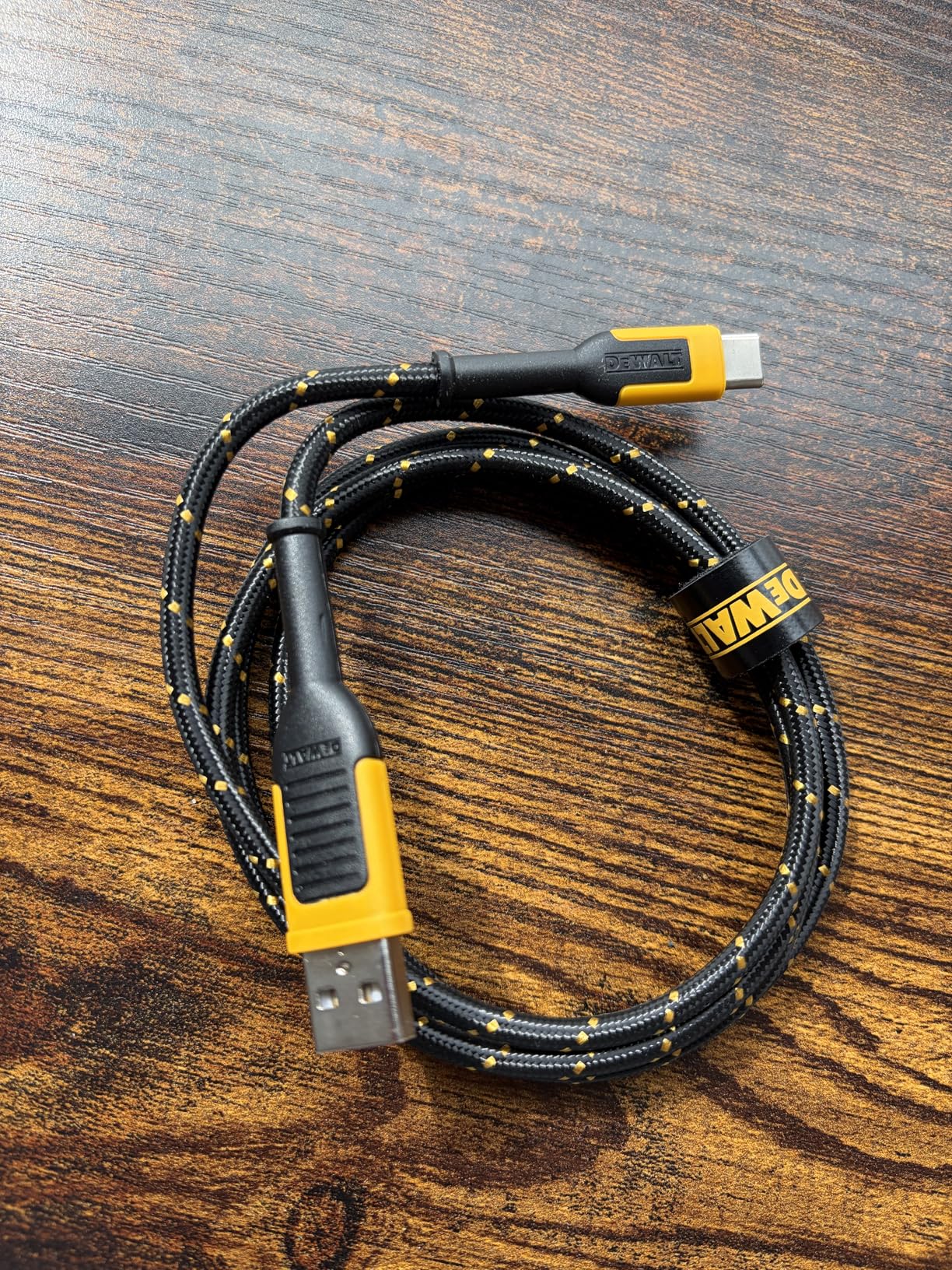 DEWALT Heavy Duty USB C Cable, Premium Braided Nylon USB A to Type C Charger Cable Fast Charging for iPhone 17/16/15 Series, Samsung Galaxy S10 S10+ / Note 9, LG V30 (USB 2.0, Black) customer photo 2