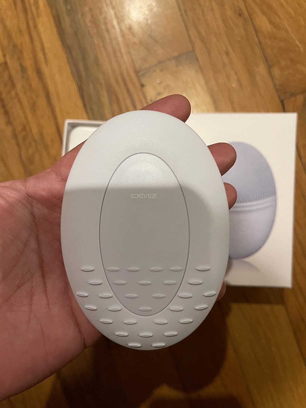 EZBASICS Facial Cleansing Brush Made with Ultra Hygienic Soft Silicone, Waterproof Sonic Vibrating Face Brush for Deep Cleansing, Gentle Massaging, Inductive Charging (Violet) 1 Pack+5 Speed Settings customer photo 2