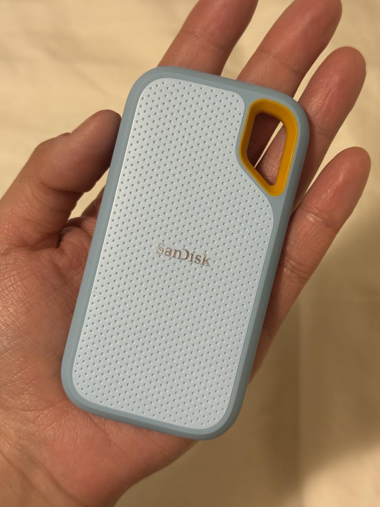 SANDISK 1TB Extreme Portable SSD (Old Model) - Up to 1050MB/s, USB-C, USB 3.2 Gen 2, IP65 Water and Dust Resistance, Updated Firmware - External Solid State Drive - SDSSDE61-1T00-G25 customer photo 2