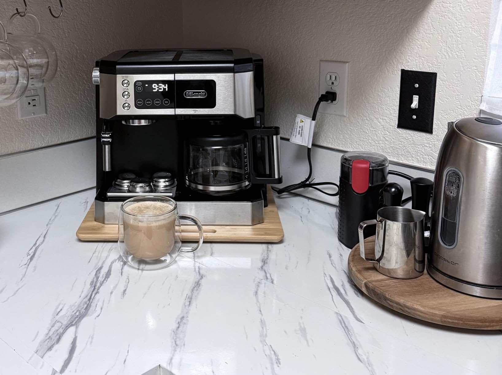 UPGRADED All-in-One Combination Coffee Maker & Espresso Machine + Advanced Adjustable Milk Frother for Cappuccino & Latte + Glass Coffee Pot 10-Cup, COM532M black customer photo 1