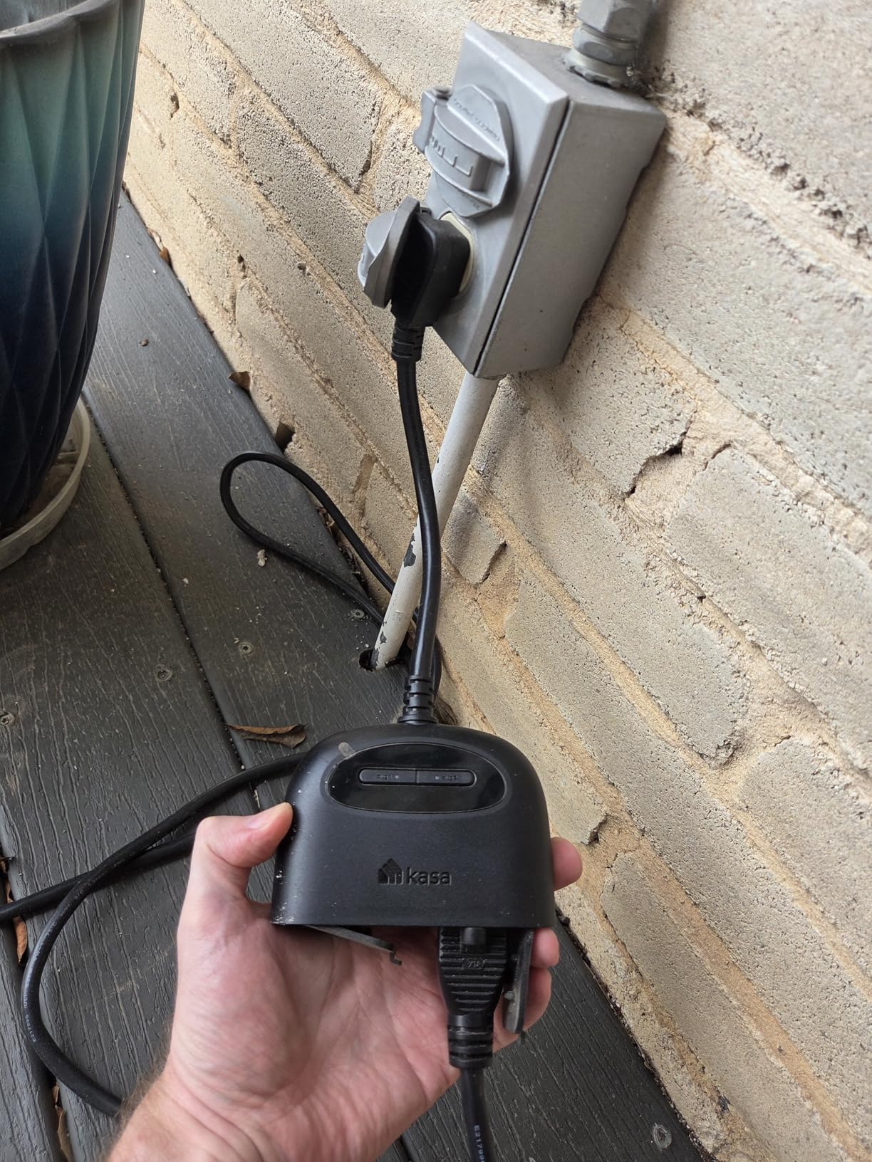 Kasa Outdoor Smart Plug EP40, Smart Home Wi-Fi Outlet with 2 Sockets, IP64 Weather Resistance, Compatible with Alexa, Google Home & IFTTT, ETL Certified customer photo 1