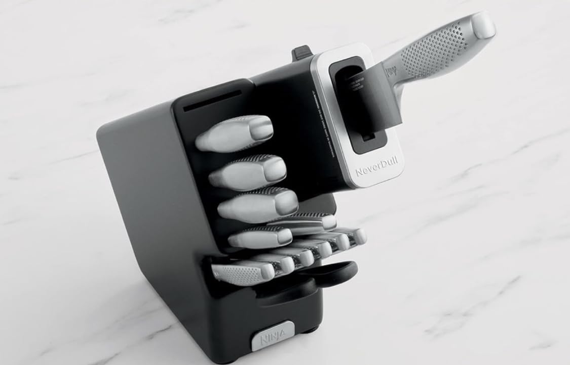 Ninja K32009 Foodi NeverDull Premium Knife System, 9 Piece Knife Block Set with Built-in Sharpener, German Stainless Steel Knives, Black customer photo 2
