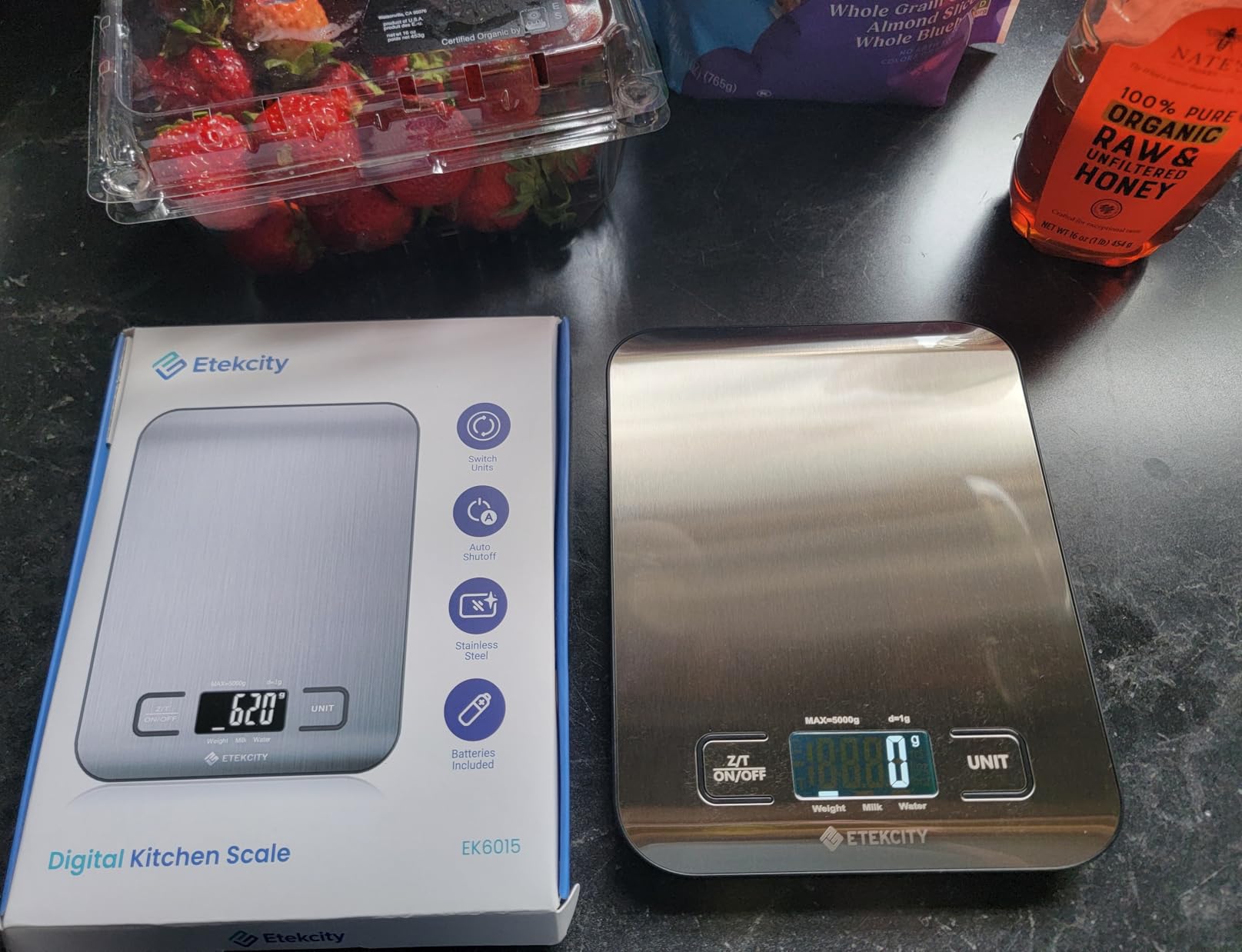 Etekcity 22lb Food Kitchen Scale, USB Rechargeable, IPX6 Waterproof customer photo 1