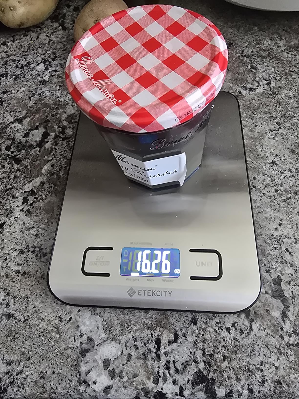 Etekcity 22lb Food Kitchen Scale, USB Rechargeable, IPX6 Waterproof customer photo 2