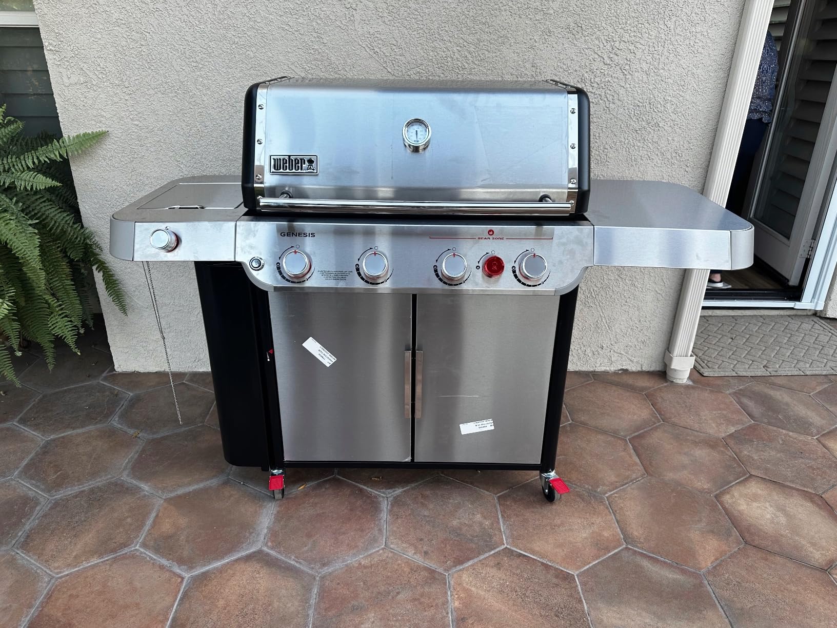 Weber Genesis E-435 Liquid Propane Gas Grill for Outdoor Cooking, 4 Burners and 1 Side Burner, Black - Porcelain-Enameled Cast-Iron Grates, PureBlu Burners & Sear Zone customer photo 1