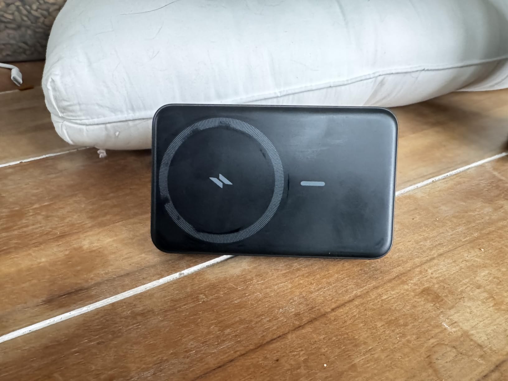 Anker 633 Magnetic Power Bank with Stand, 10,000mAh Portable Charger | Foldable Wireless Charger with 20W USB-C Power Delivery, MagSafe-Compatible for iPhone 16 / 15 / 14 / 13 / 12 Series customer photo 2