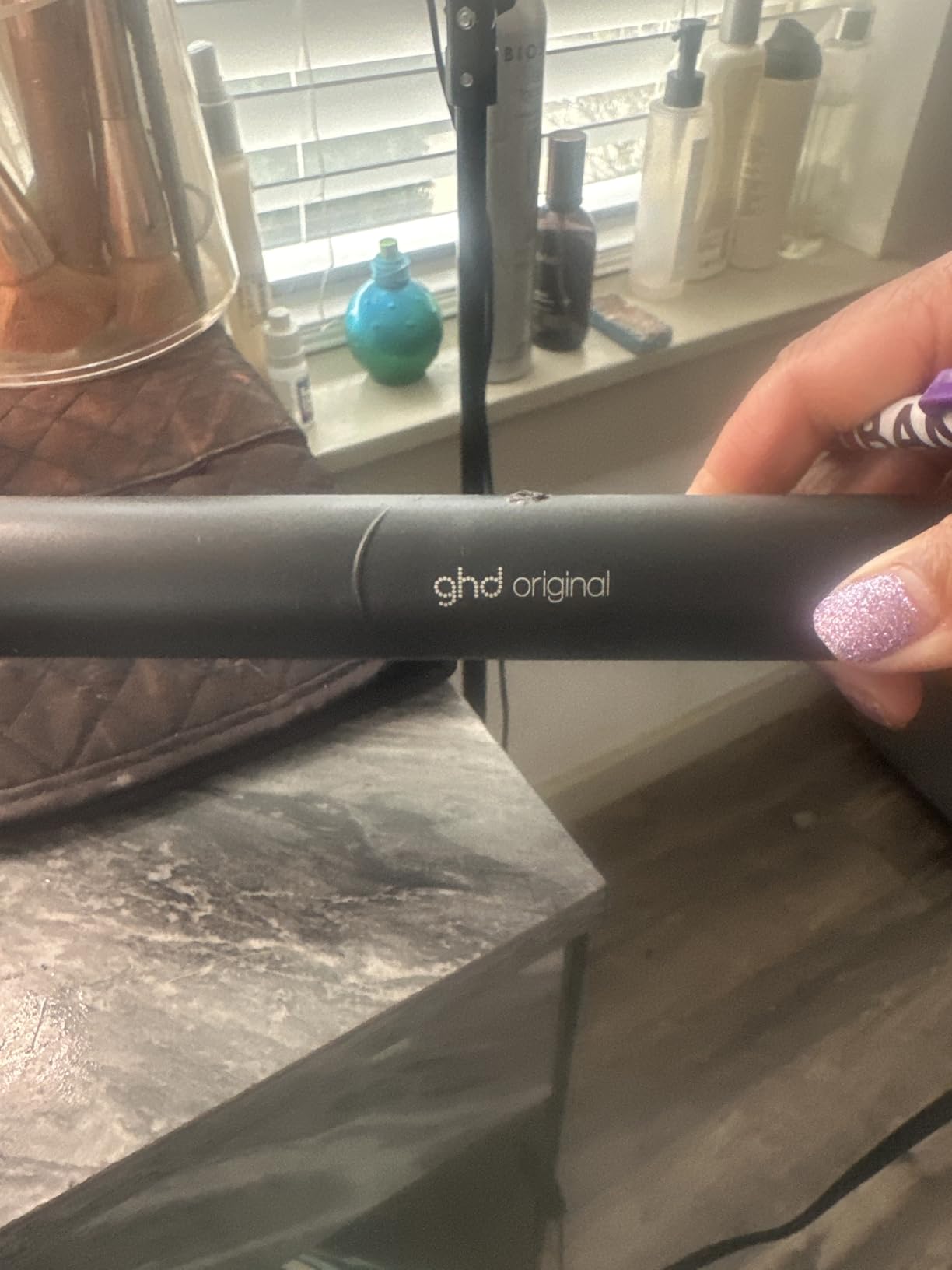 ghd Original Styler - 1 inch Flat Iron Hair Straightener with Ceramic Heat Technology, 365°F Safe Styling Temperature, Smooth Gloss Plates, Fast Heat-Up and Auto Sleep Mode - Black customer photo 2