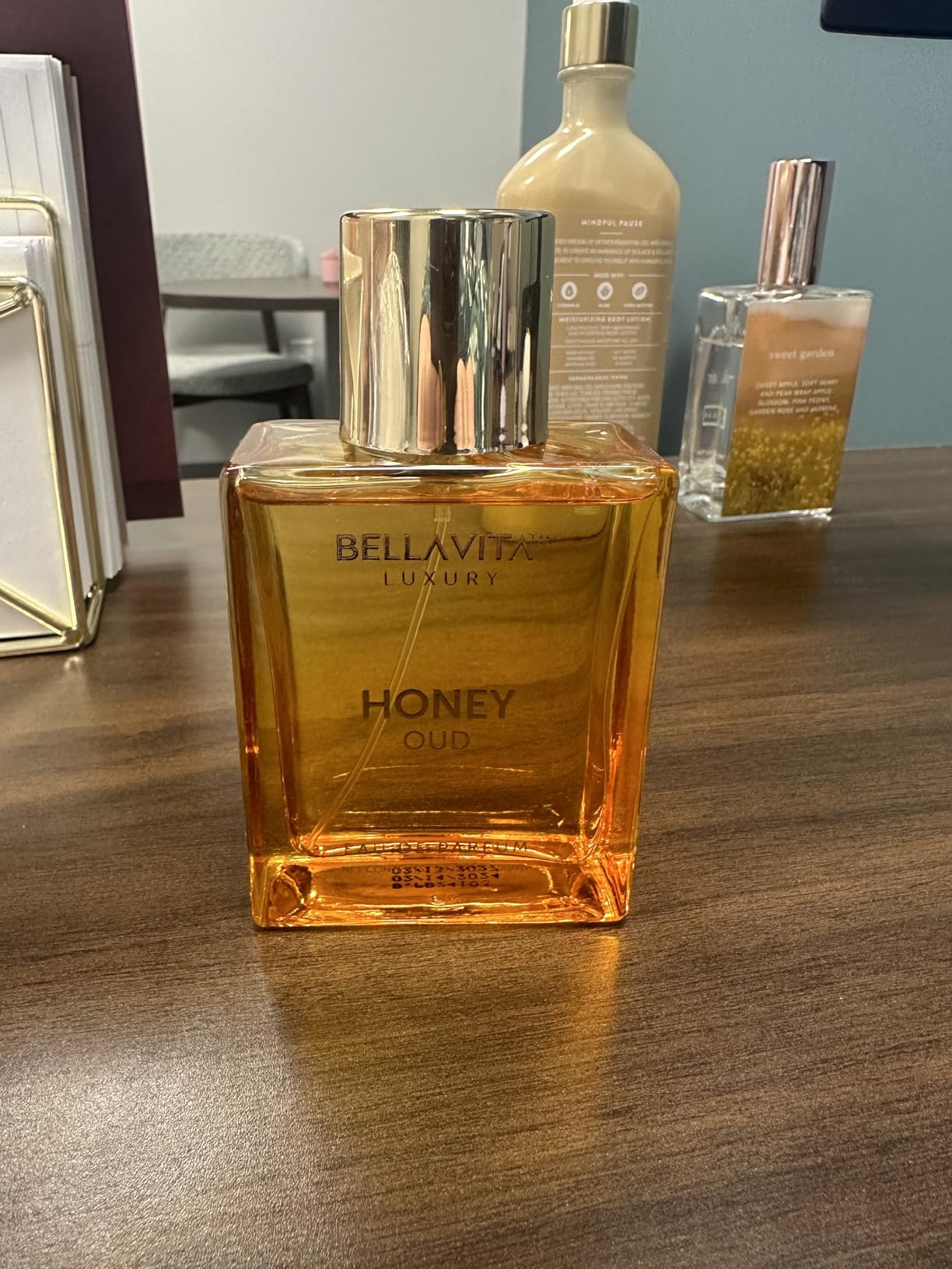 Bellavita Luxury Honey Oud Eau de Parfum | 100 ml (3.4 fl.oz.) | Perfume for Men and Women | Sweet Honey, Bergamot, Oud, and Amber Notes customer photo 2