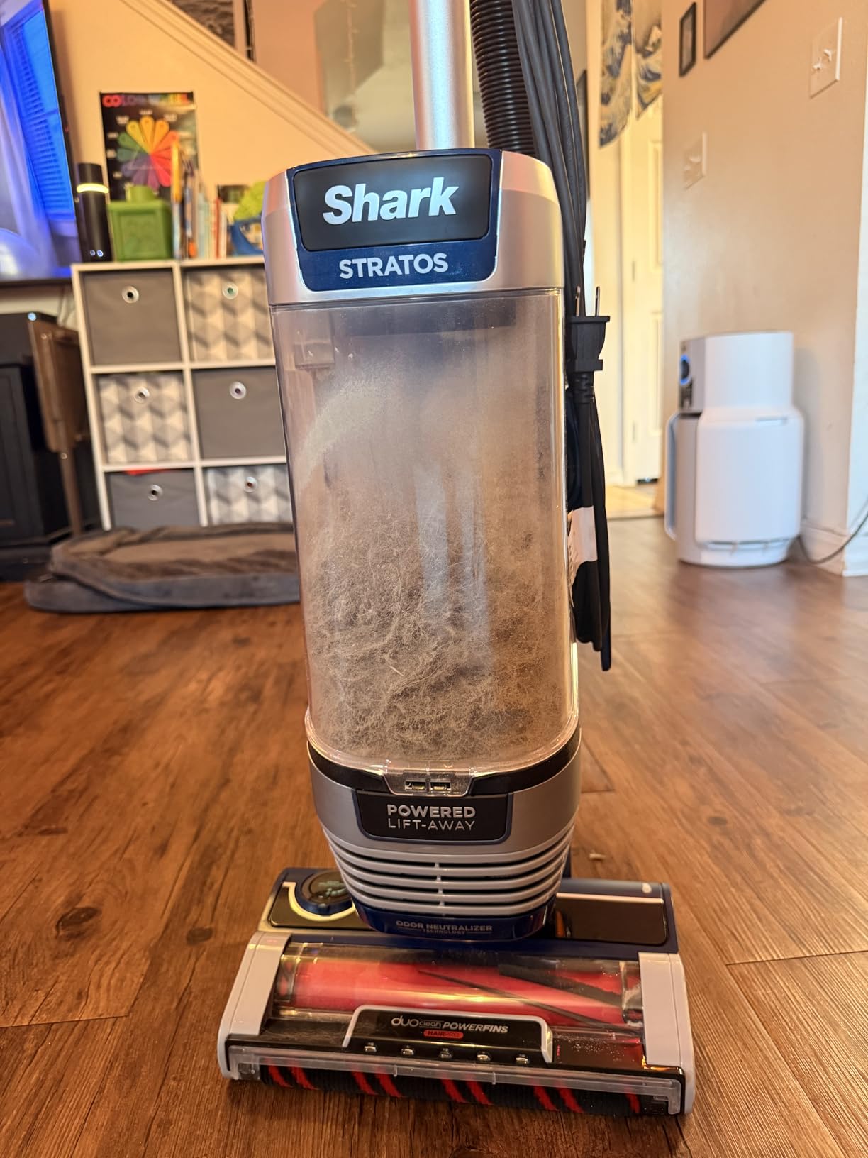 Shark Stratos Upright Vacuum (AZ3002) with DuoClean PowerFins, HairPro, Powered Lift-Away, Odor Neutralizer Technology customer photo 2