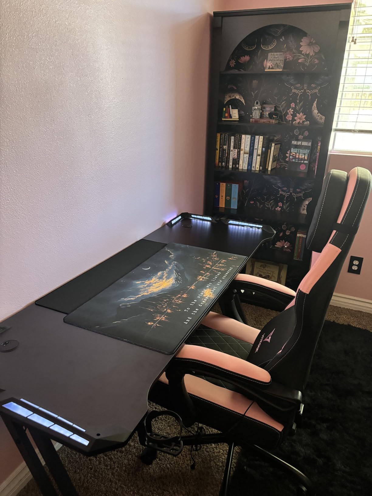 HLDIRECT 47 Inch Gaming Desk with LED Lights, Large RGB Computer Gaming Desk Table with Cup Holder Headphone Hook Mouse Pad, Ergonomic Modern Carbon Fiber Mesa Gamer Pc Work Home Office Desks, Black customer photo 2