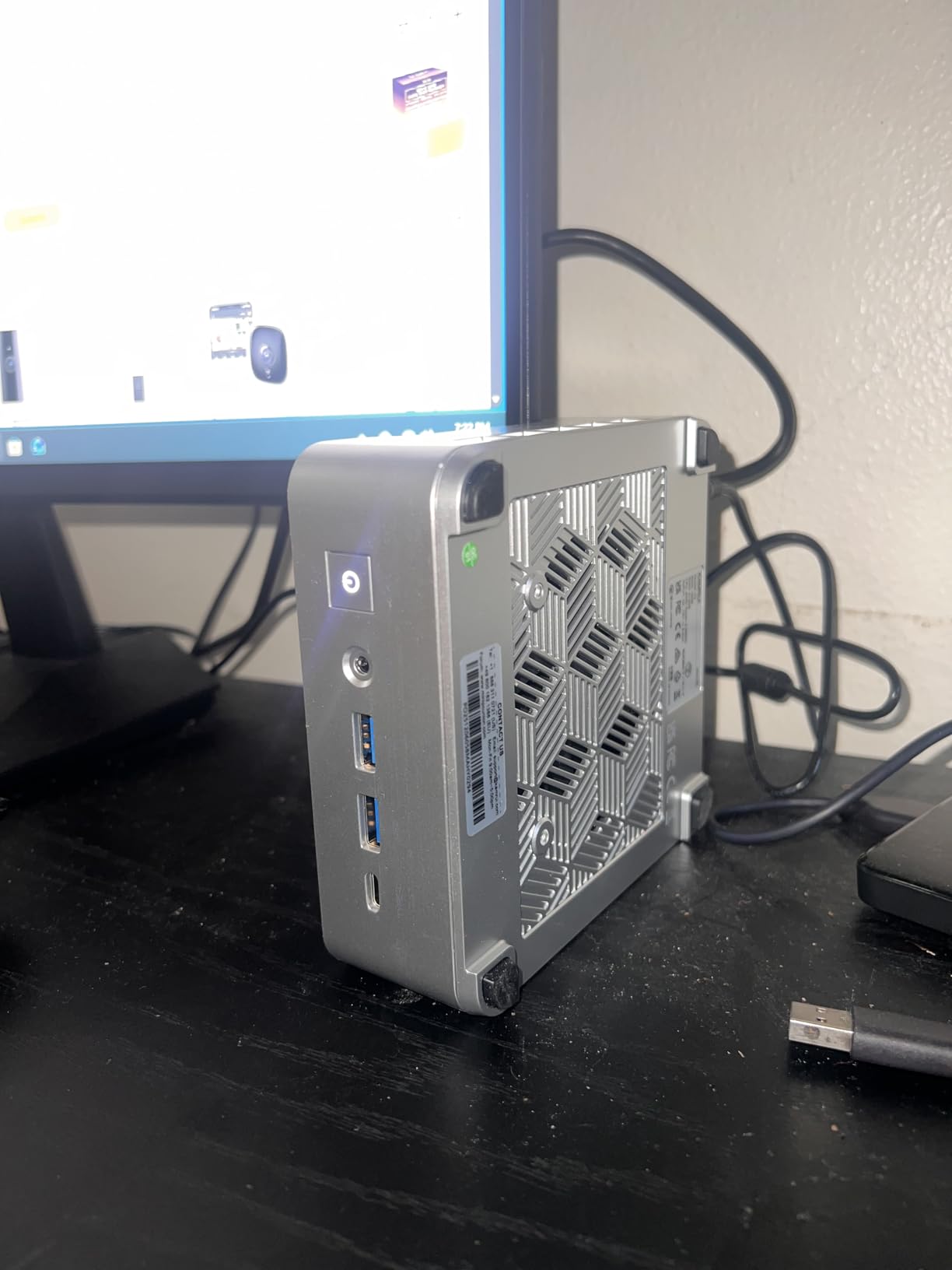KAMRUI Pinova P2 Mini PC 16GB RAM 512GB SSD AMD Ryzen 4300U Mini Computers Triple 4K Display WiFi BT for Home/Business customer photo 1