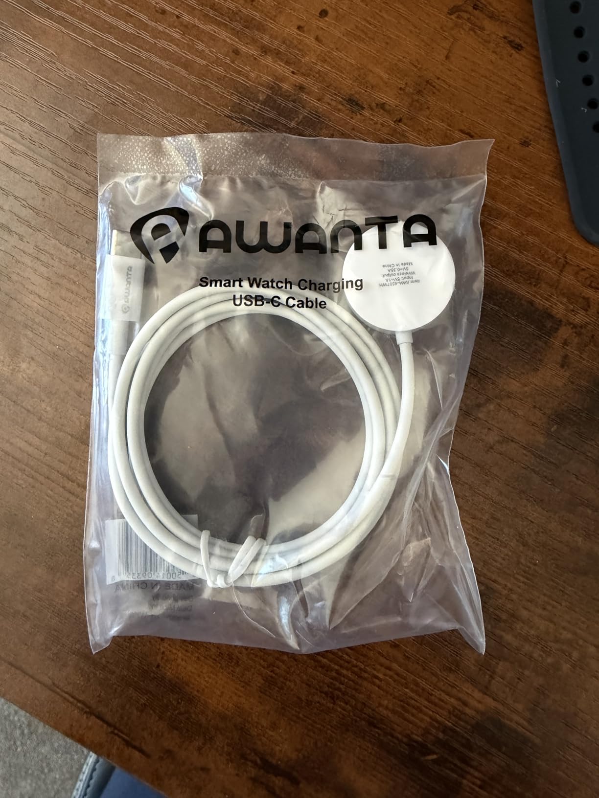 Apple Watch SE (2nd Gen) (GPS, 44mm) - Midnight Aluminum Case with Midnight Sport Band, M/L (Renewed) customer photo 1