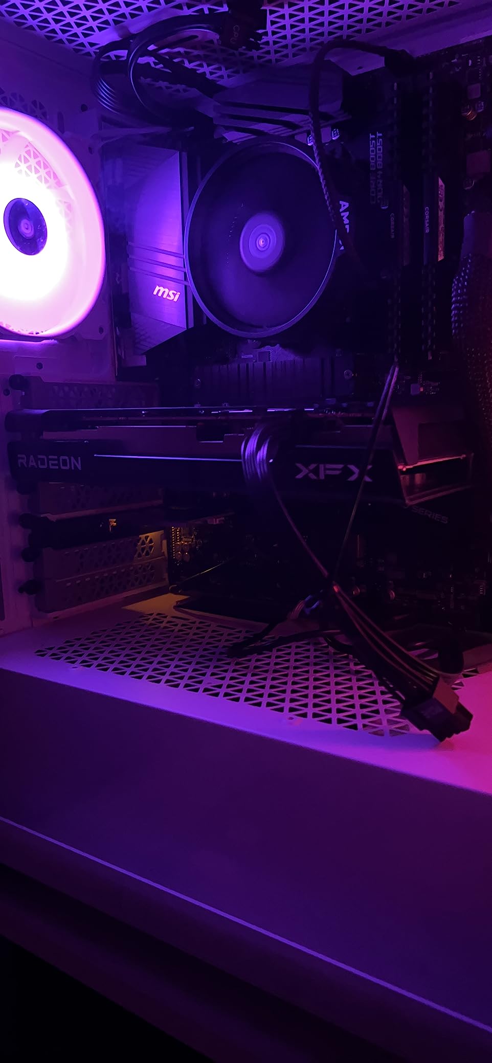 XFX Speedster SWFT210 Radeon RX 7600 Graphics Card, 8GB GDDR6 customer photo 1
