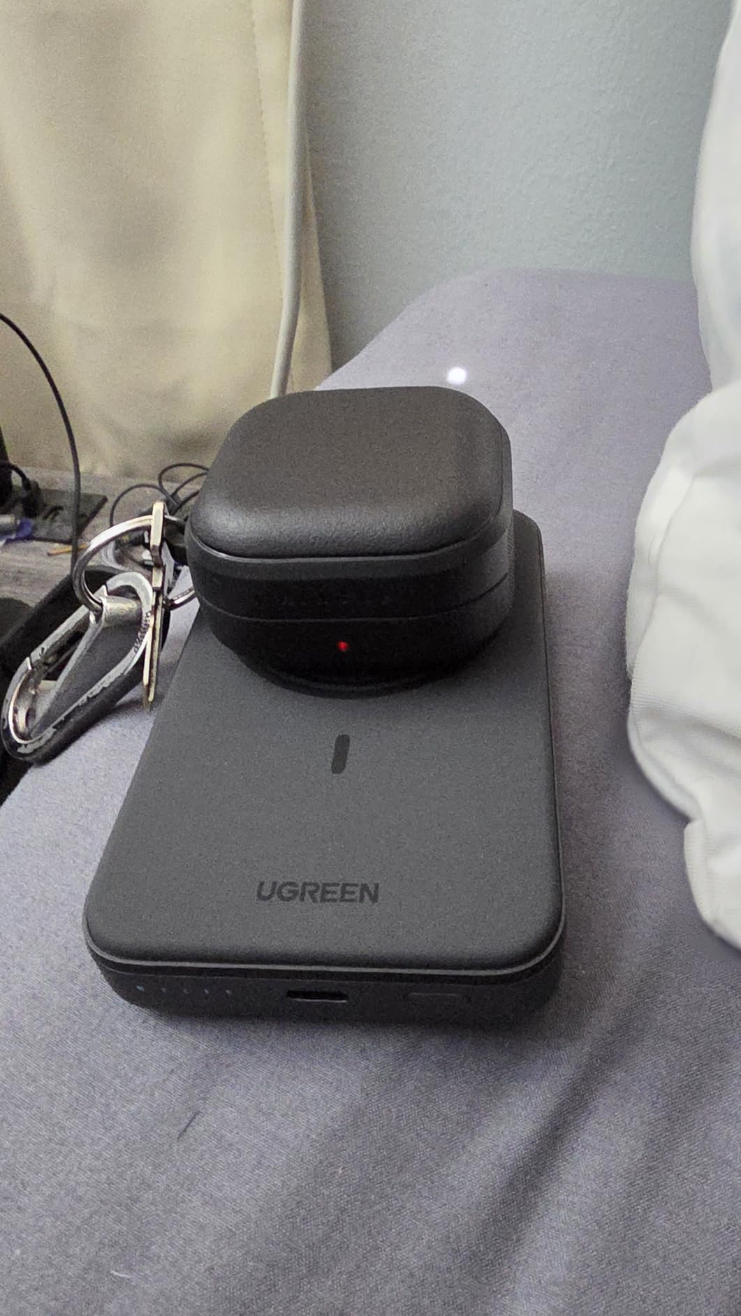 UGREEN Magnetic Power Bank, 10,000mAh Wireless Portable Charger, PD 20W Fast Charging Battery Pack with USB-C for MagSafe customer photo 1