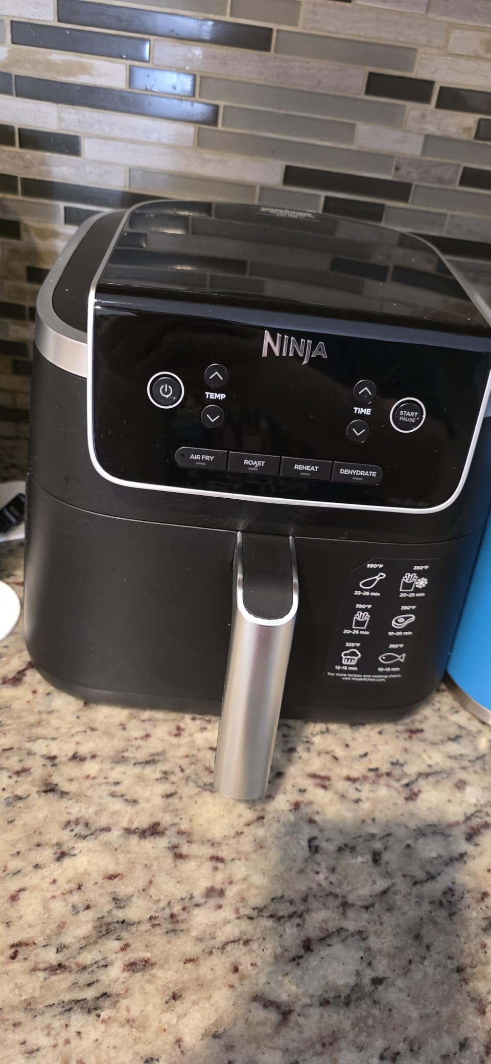 Ninja Air Fryer with Air Crisp, 5 QT Capacity, 4-in-1 Pro Air Fry, Roast, Reheat, Dehydrate, 400F Max Temp, 1750 Watts, Nonstick Basket & Crisper Plate, Grey (AF141) customer photo 2