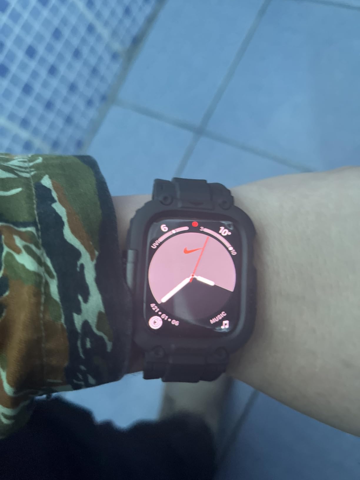 Apple Watch Series 9 [GPS + Cellular, 41mm] - Midnight Aluminum Case with Midnight Sport Band, M/L (Renewed) customer photo 2