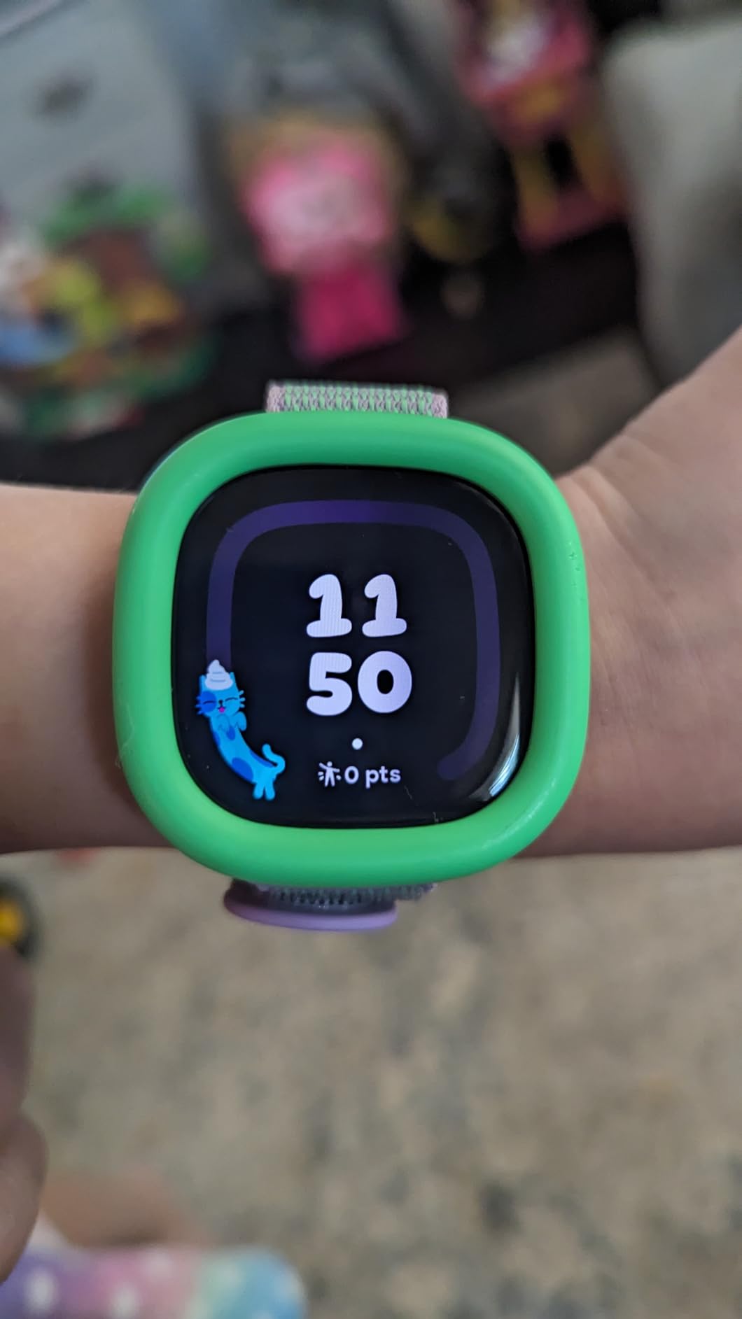 Google Ace LTE - Kids Smartwatch with Call, Message, GPS, and Activity-Based Games - Spicy - Moovin customer photo 1