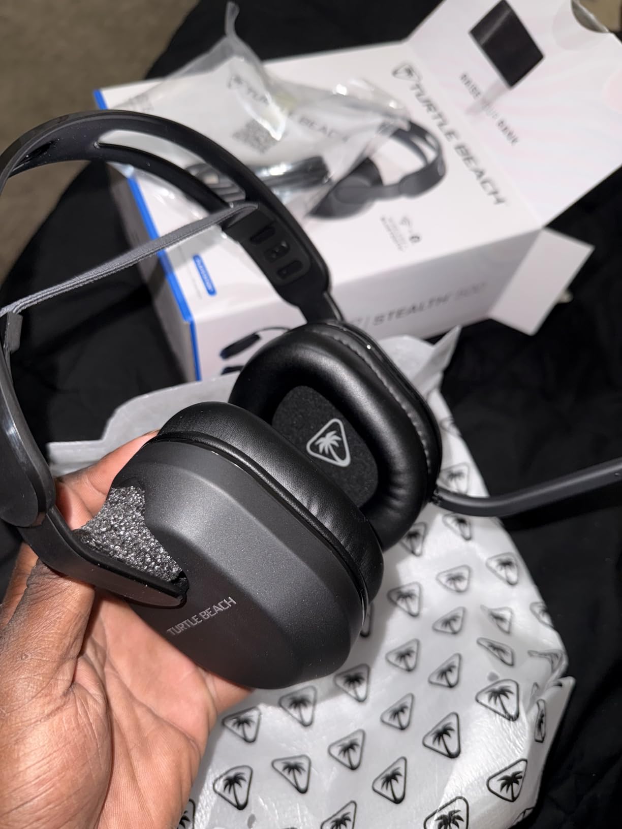 Turtle Beach Stealth 600 Wireless Multiplatform Amplified Gaming Headset for PS5, PS4, PC, & Mobile - Bluetooth, 80-Hr Battery, Noise-Cancelling Flip-to-Mute Mic, 50mm Speakers - Black customer photo 2