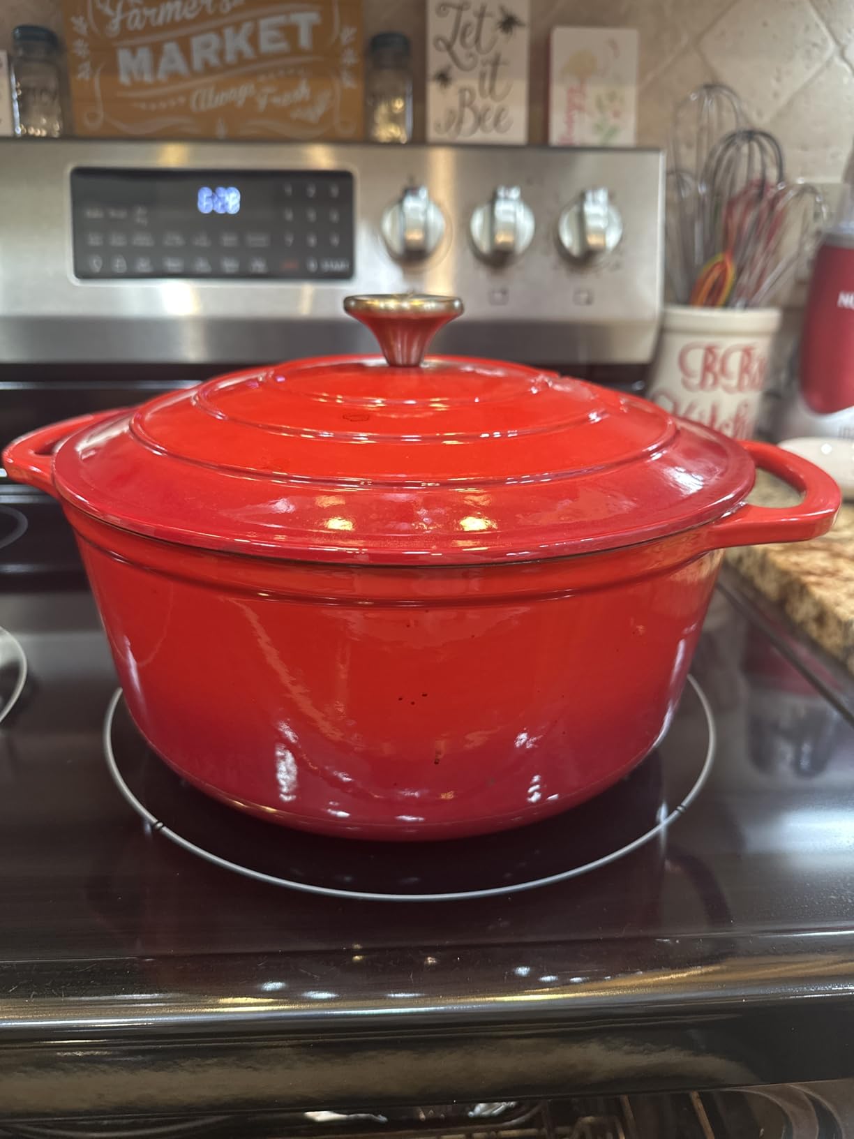 Zulay Kitchen 6.4QT Enameled Cast Iron Dutch Oven Pot with Lid, Heat Pad & Trivet, Heavy-Duty Soup Pot for Stews, Braising, Roasting & Sourdough Bread Baking, Oven Safe up to 500 F - Ablaze Red customer photo 2