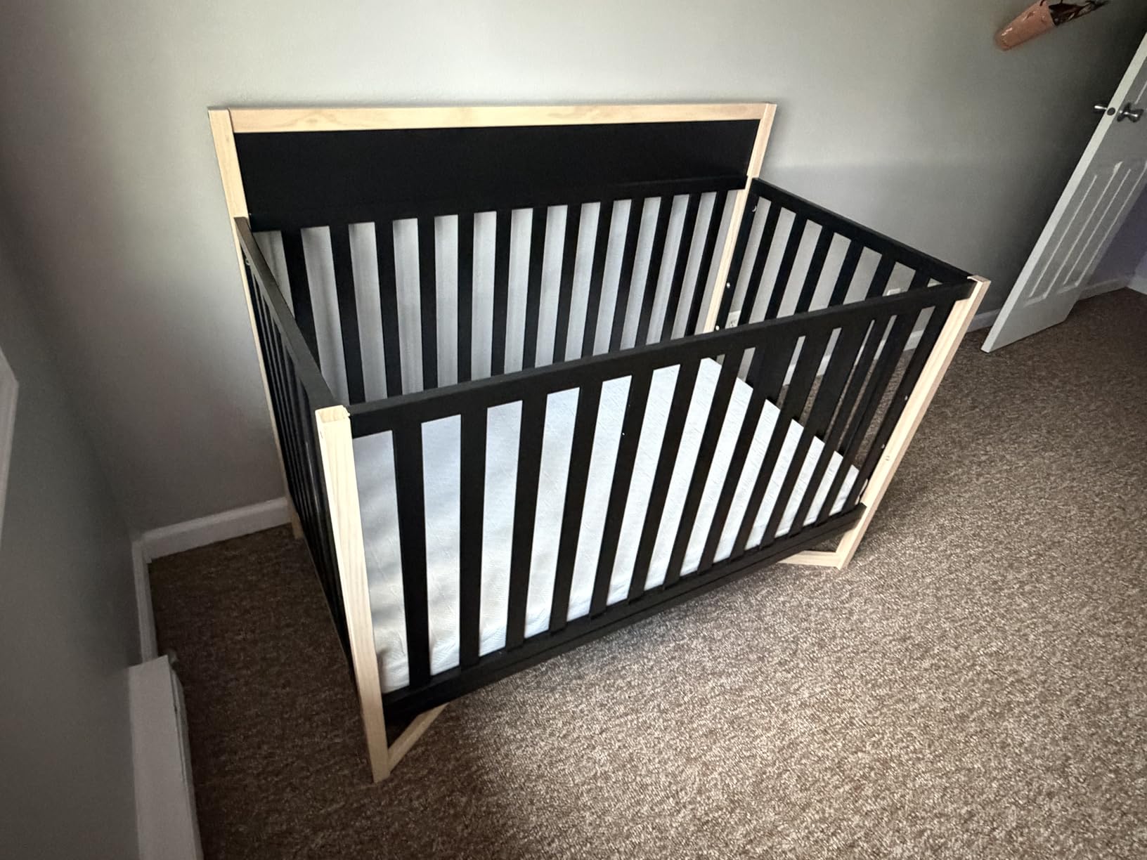Dream On Me Owen 5-in-1 Convertible Full-Size Baby Crib, Matte Black, GREENGUARD Gold Certified customer photo 1
