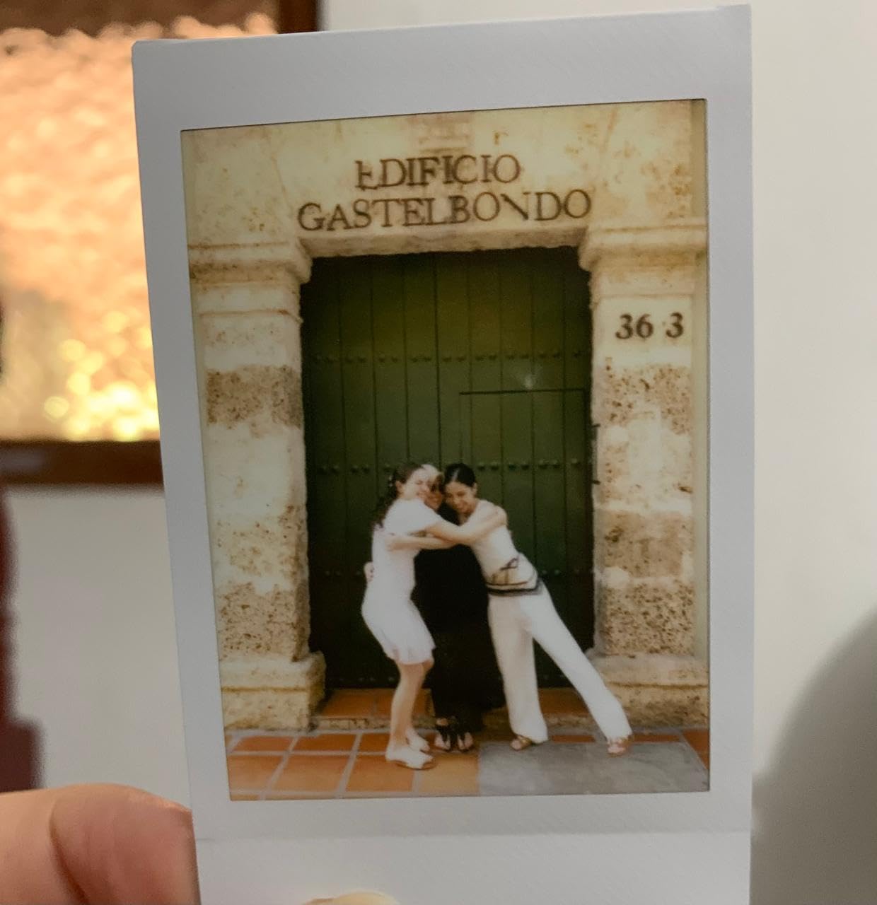 Fujifilm INSTAX Mini LIPLAY Hybrid Instant Camera - Misty White customer photo 1