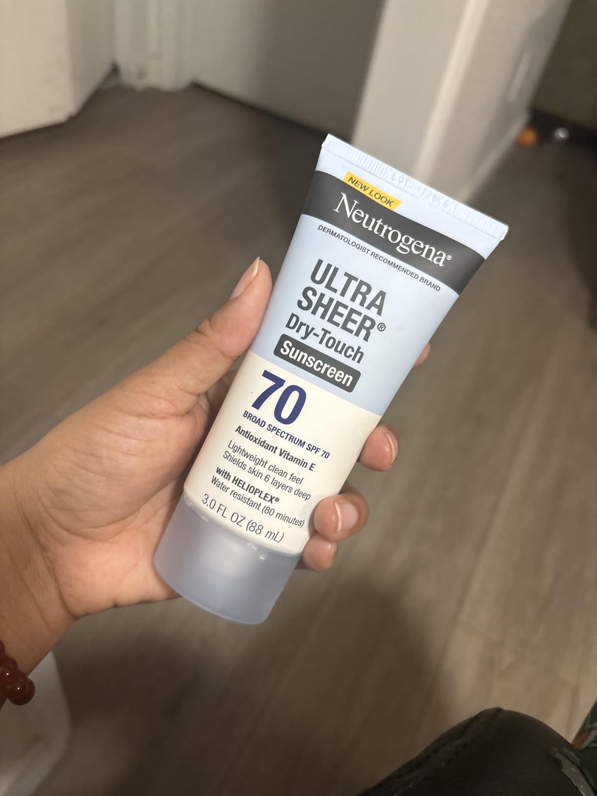 Neutrogena Ultra Sheer Stick Sunscreen for Face SPF 60, Invisible Finish, Broad Spectrum UVA/UVB Sun Protection - Vitamin C & E, Non Greasy, Fragrance Free, Water Resistant 80 Min, Travel Size, .47 oz customer photo 1