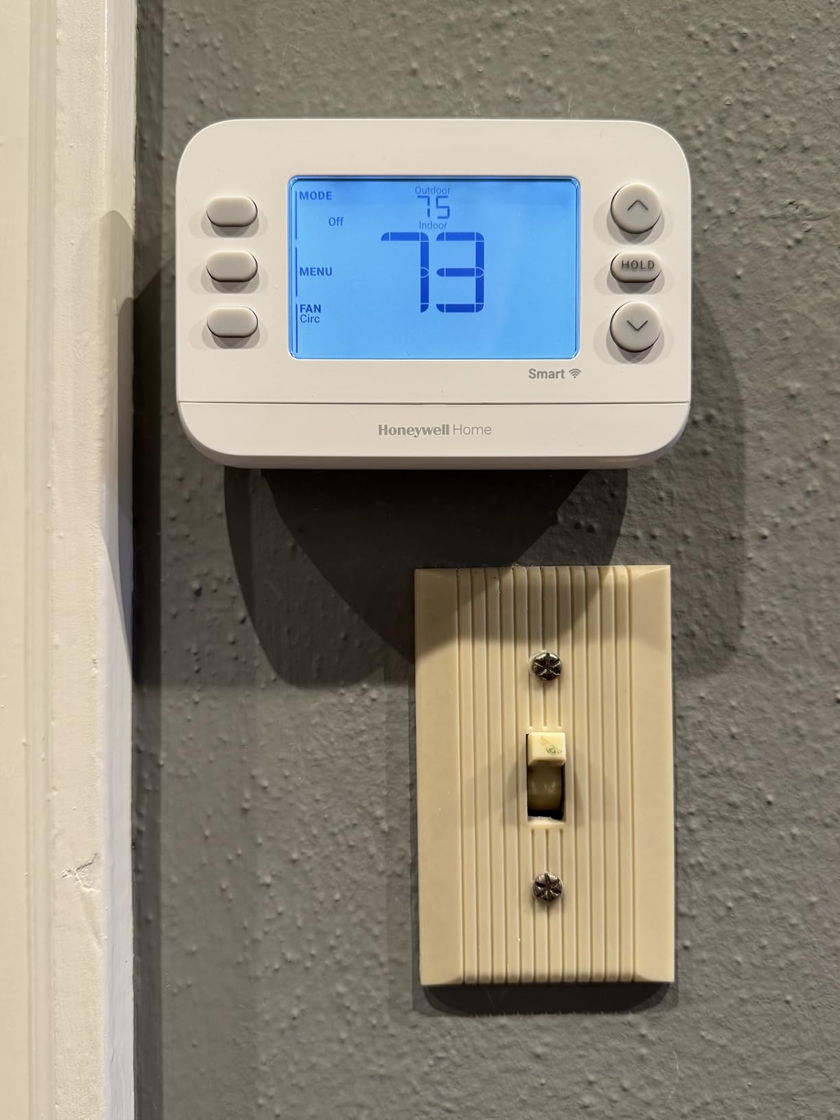 Honeywell Home X2S Smart Thermostat, Conventional/Heat Pump Compatibility, WiFi Thermostat for Home - Gray customer photo 1