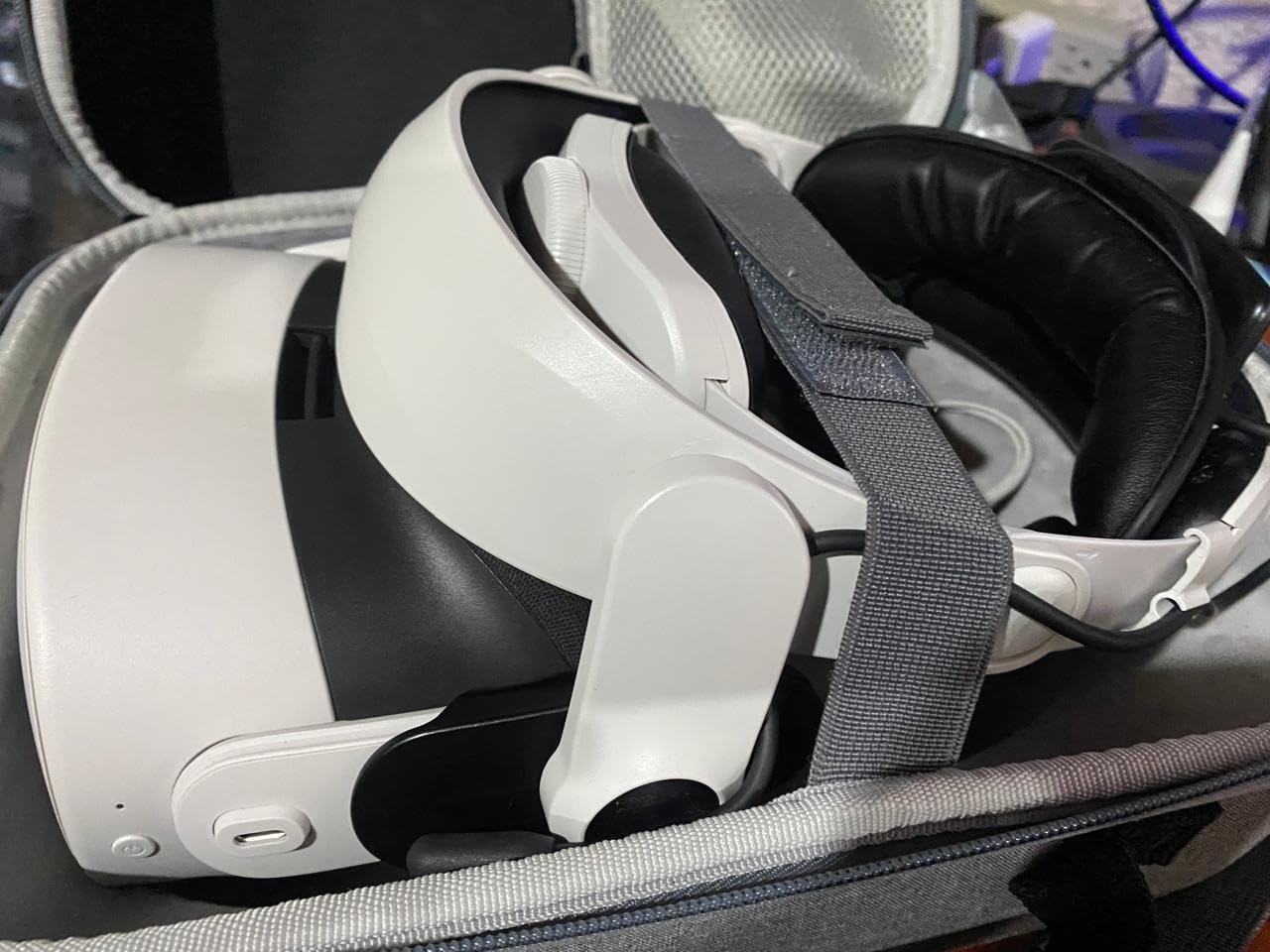 Meta Quest 3S 128GB | VR Headset - Thirty-Three Percent More Memory - 2X Graphical Processing Power - Virtual Reality Without Wires - Access to 40+ Games with a 3-Month Trial of Meta Horizon+ Included customer photo 2