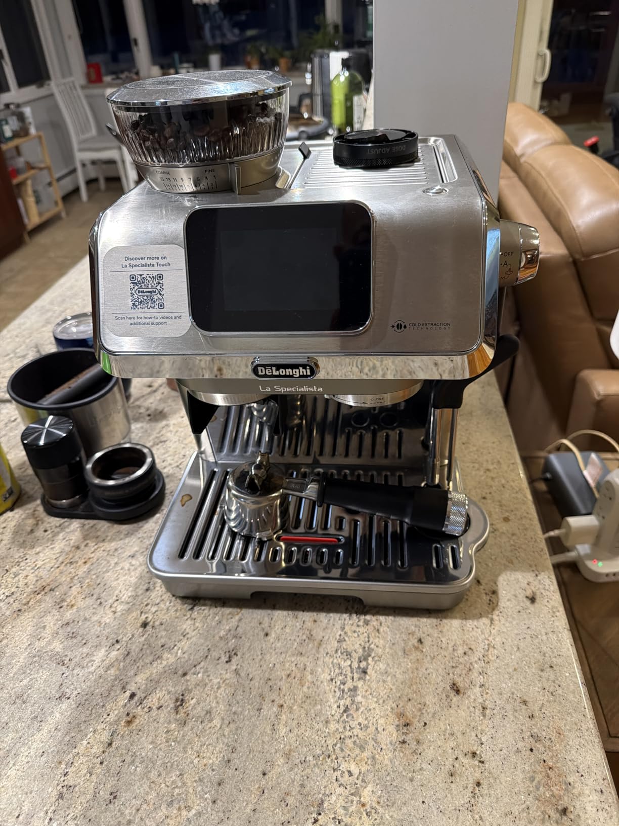 De'Longhi La Specialista Touch Espresso Machine with Grinder & Milk Frother - Cold Brew & Iced Coffee Maker, 10 Drink Presets, Award-Winning Italian Design customer photo 1