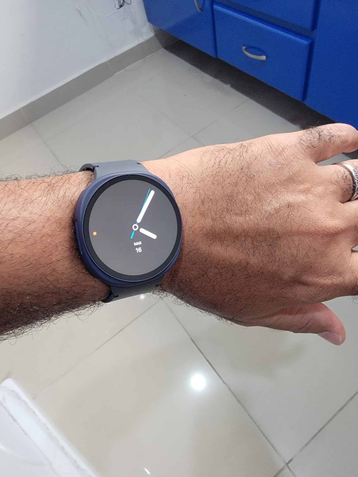 Samsung Galaxy Watch 8 (2025) 40mm Bluetooth Smartwatch, Cushion Design, Fitness Tracker, Sleep Coaching, Running Coach, Energy Score, Heart Rate Tracking, Graphite [US Version, 2 Yr Warranty] customer photo 1