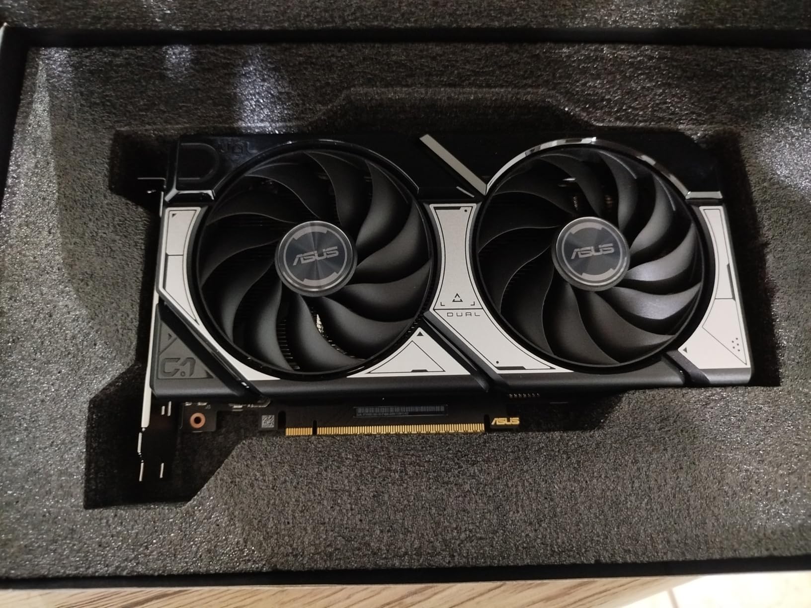 ASUS Dual NVIDIA GeForce RTX 5060 8GB GDDR7 OC Edition Graphics Card customer photo 1