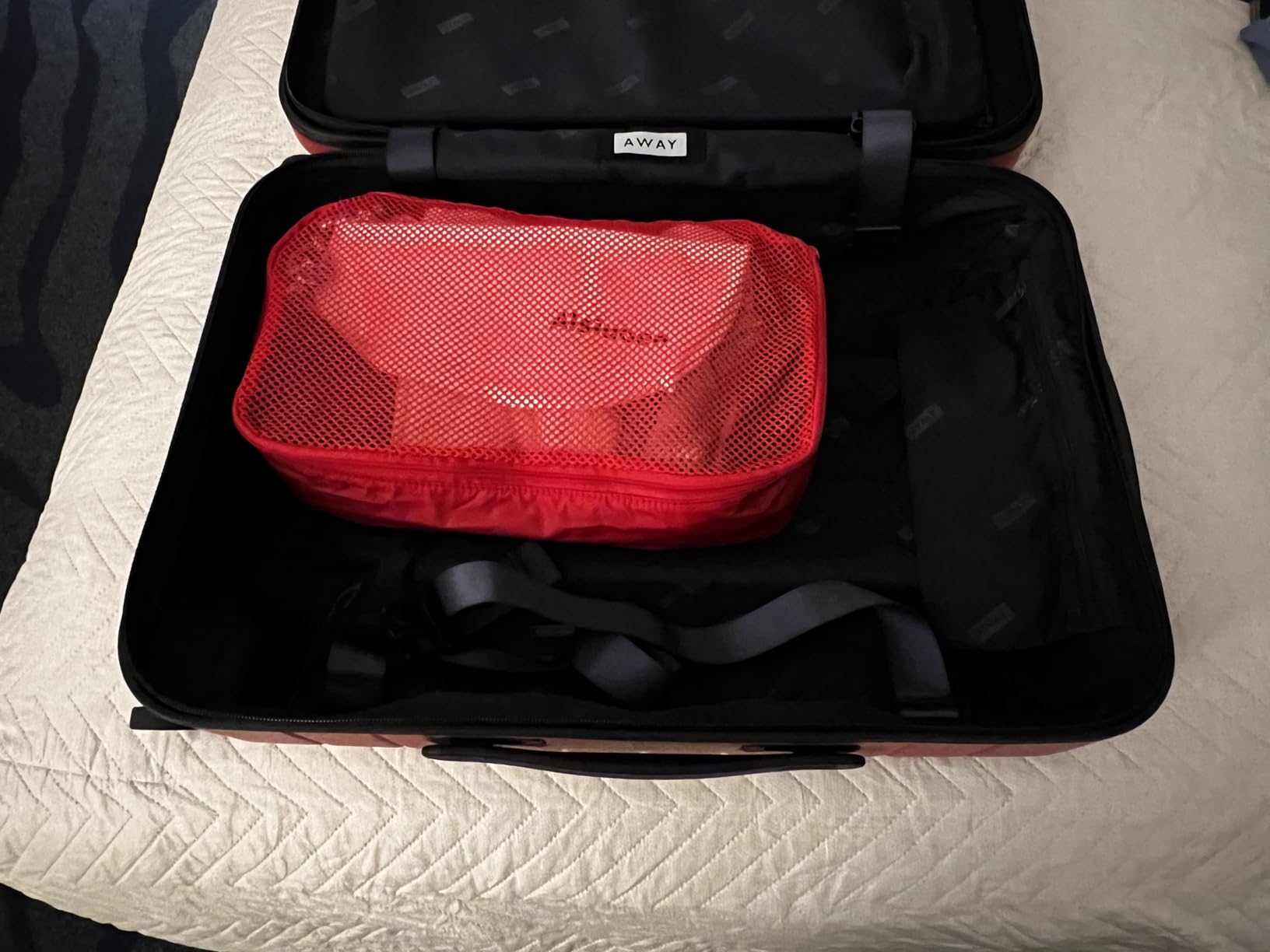 Away Insider Packing Cubes Set of 4 - Lightweight Travel Organizers for Luggage, Suitcases & Carry-On Bags - Navy Blue customer photo 1