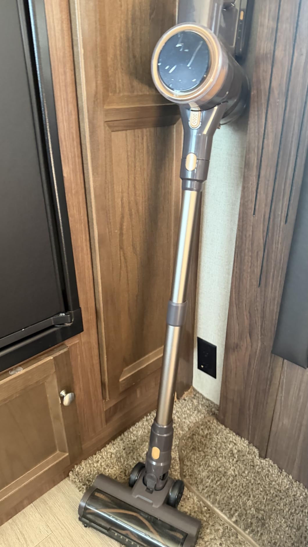 Cordless Vacuum Cleaner, 10-in-1 Lightweight Stick Vacuum with 45mins Runtime, Powerful Suction, LED Touch Screen, Rechargeable Vacuum Cleaners for Home Hardwood Floor Carpet Pet Hair (Gold) customer photo 2