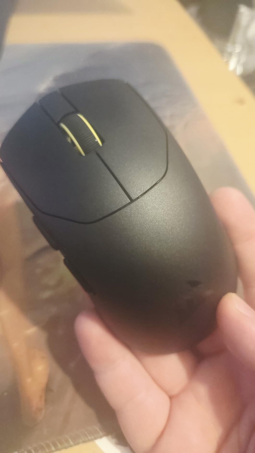 Corsair Sabre v2 PRO Ultralight FPS Wireless Gaming Mouse - 33,000 DPI, 36g Weight, 8,000Hz Hyper-Polling, Mechanical Switches, Up to 70-Hour Wireless Battery Life, Web Hub - Black customer photo 1