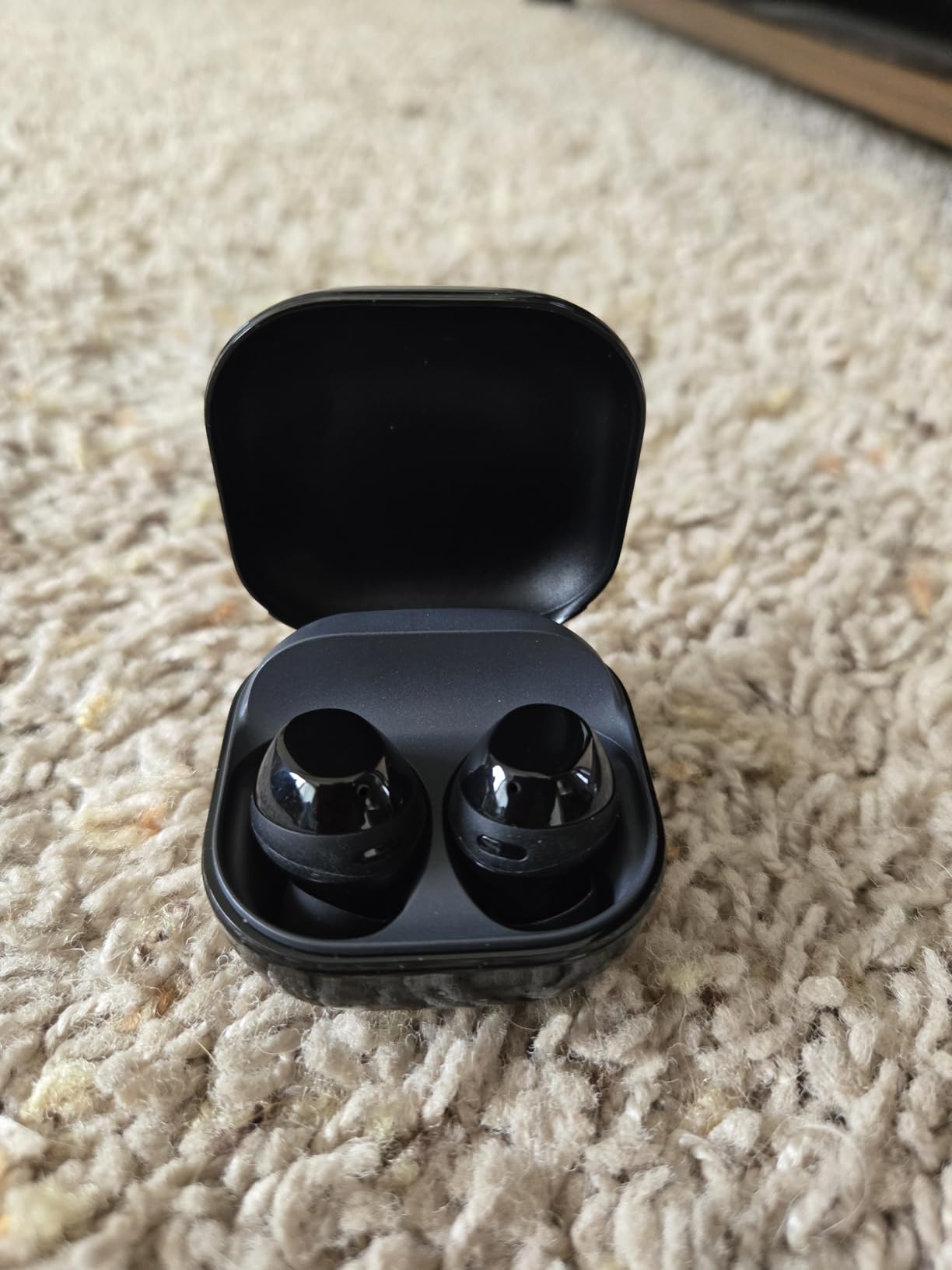 Galaxy Buds Core SM-R410 (2025) Bluetooth 5.4 Active Noise Cancelation up to 35h Continuous Music Playback - Black customer photo 2