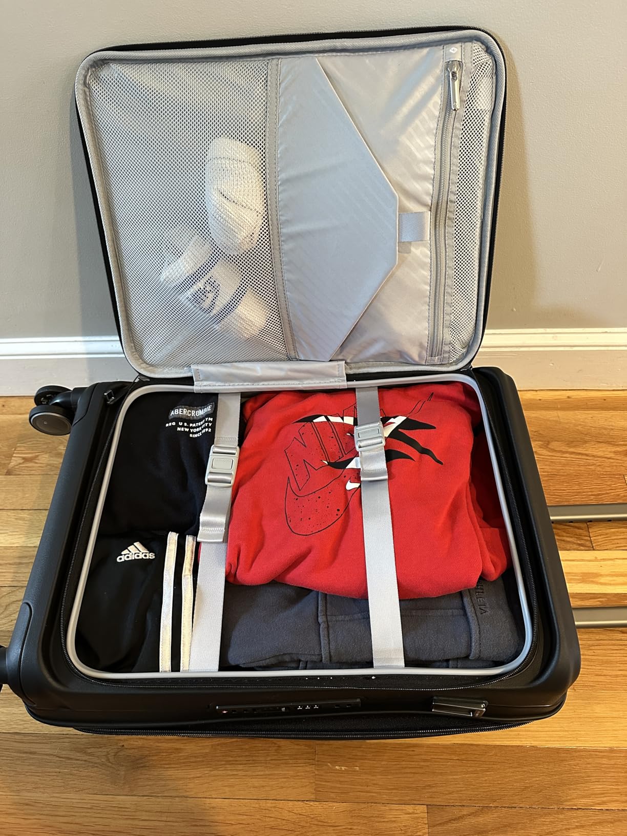 Samsonite Paralux Carry-On Luggage - Quick Access Front Pocket - Dual Suspension Wheel Technology - Midnight Navy customer photo 1