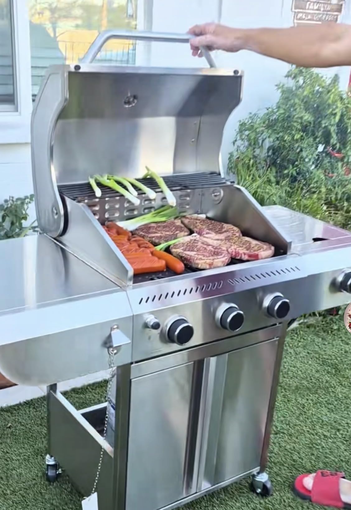 34,000 BTU 3-Burner Propane Gas Grill with Side Burner, All Stainless Steel BBQ Grill (G31 PRO) customer photo 1