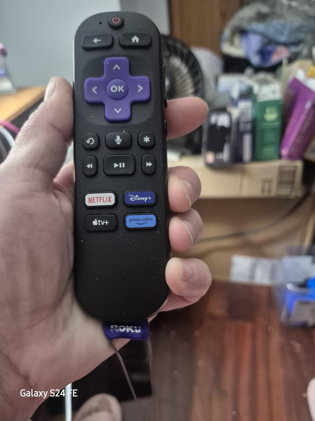 Roku Smart TV 2026 - 32-Inch Select Series, 720p HD TV - Roku TV with Voice Remote - Flat Screen LED Television with Wi-Fi for Streaming Live Local News, Sports, & Movies - Bluetooth Headphone Mode customer photo 2