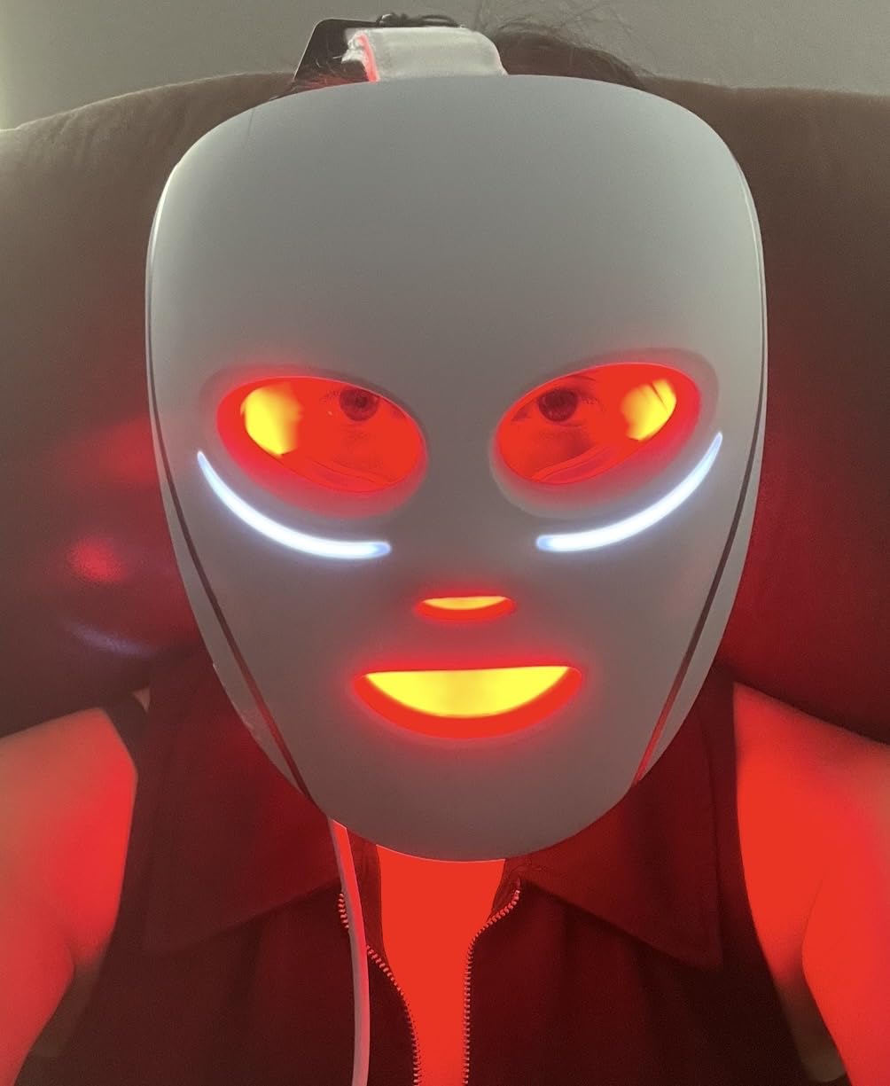 Shark CryoGlow LED Face Mask with Under-Eye Cooling, Anti-Ageing & Blemish Repair, Red & Blue LED, Infrared Light Therapy, USB-C, Remote Control, Storage Bag, Adjustable Straps, Rose Glow, FW312PK customer photo 2