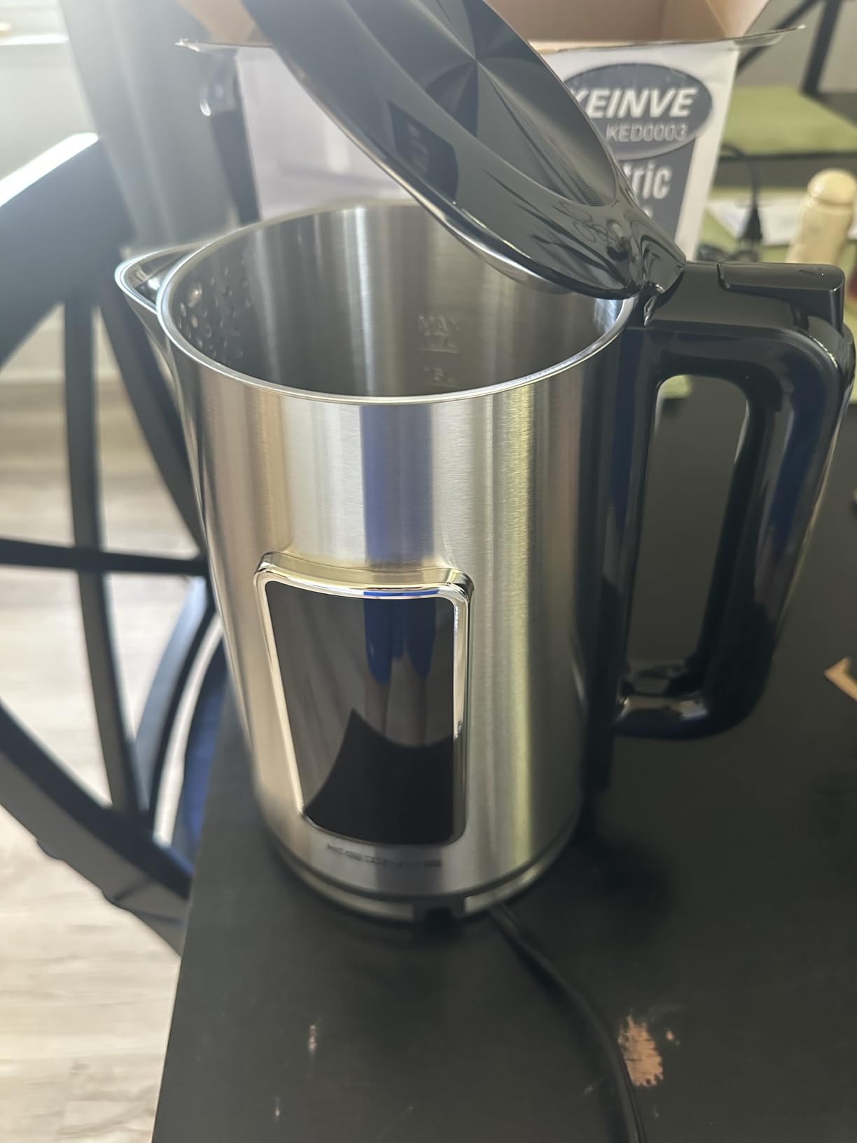 KEINVE 1.7L Electric Kettle, Touch Screen Water Boiler, No Plastic Interior, Double Wall, 6 Preset Temperatures, Fast Boil, and STRIX Control customer photo 2