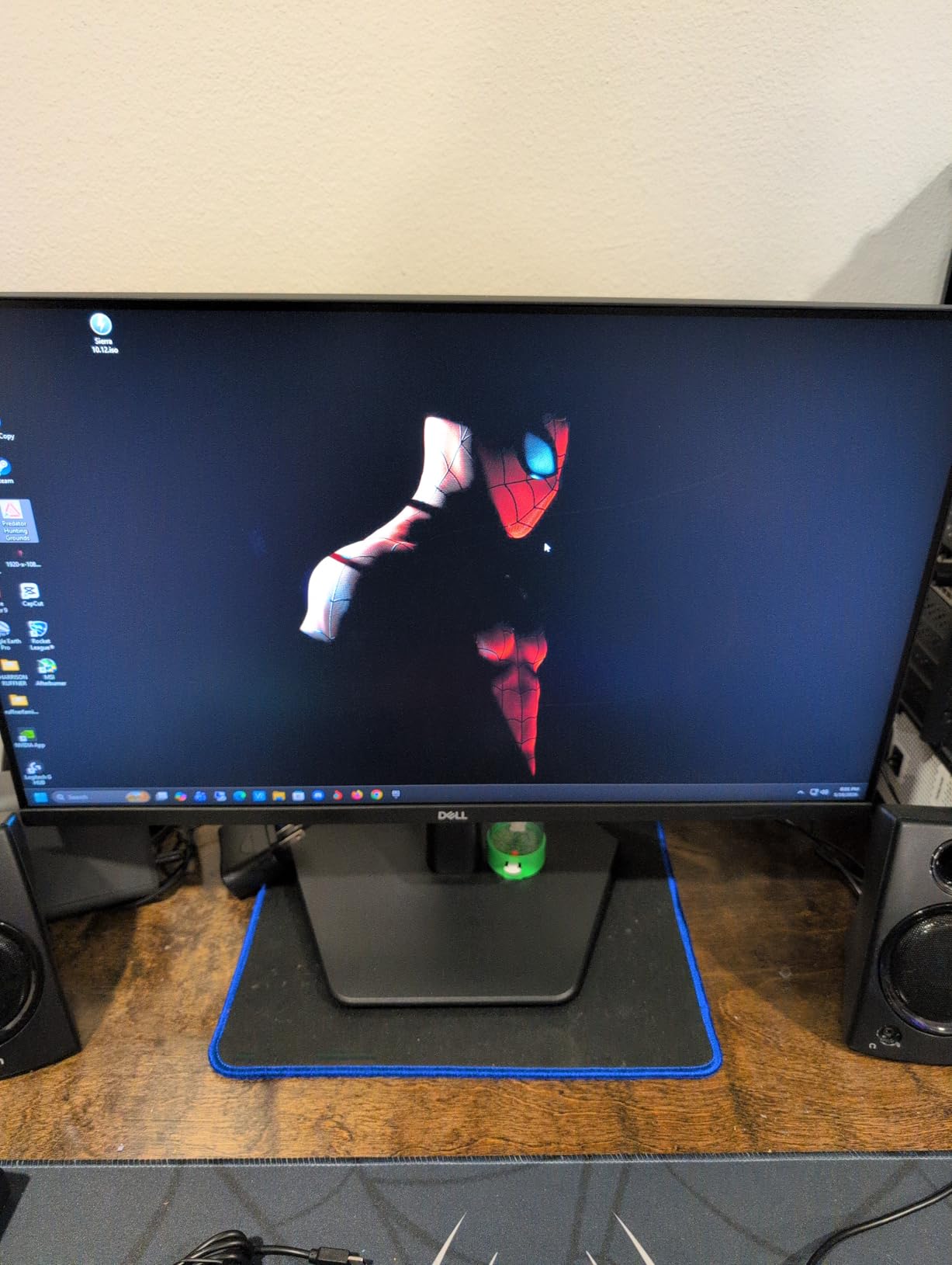 Dell 27 240Hz Gaming Monitor - SE2726HG - 27-inch FHD (1920x1080) 240Hz Display, in-Plane Switching (IPS) Technology, AMD FreeSync Premium, TUV 3-Star, 2X HDMI, DisplayPort 1.4, Tilt customer photo 1