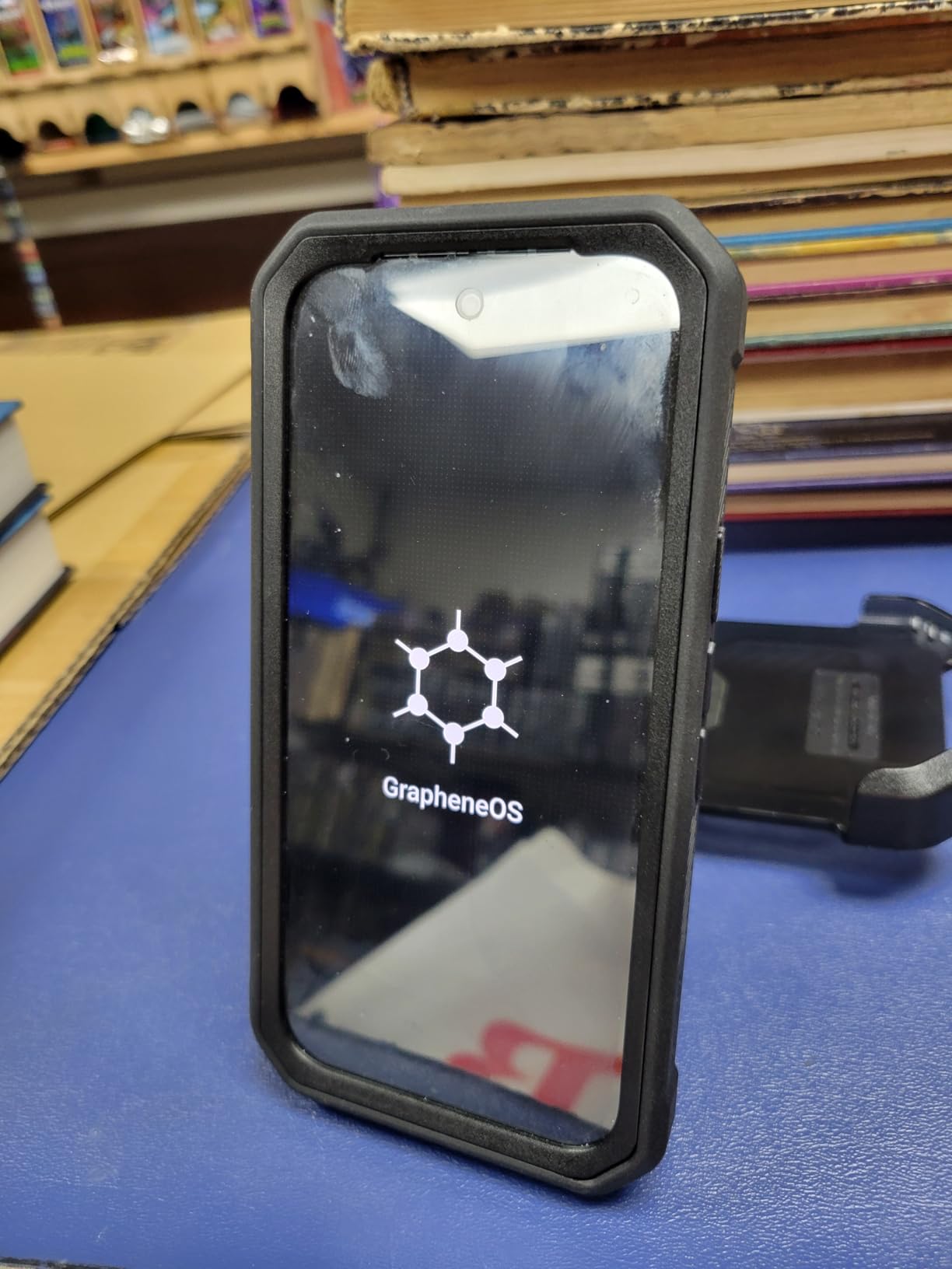 Google Pixel 10a - 30+ Hours Battery, Camera Coach, Gemini - Obsidian 128GB customer photo 1