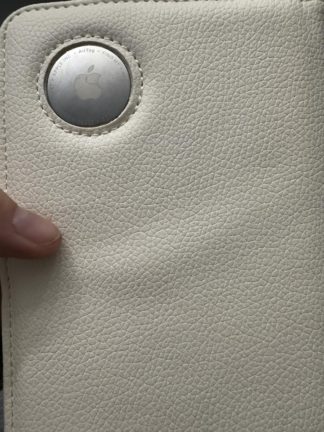 AirTag (2nd Generation) - 4 Pack: Tracker for Keychain, Wallet, and More; Locator with Sound; Simple One-Tap Setup with iPhone or iPad; Key Finder with up to 1.5X Precision Finding Range* customer photo 1