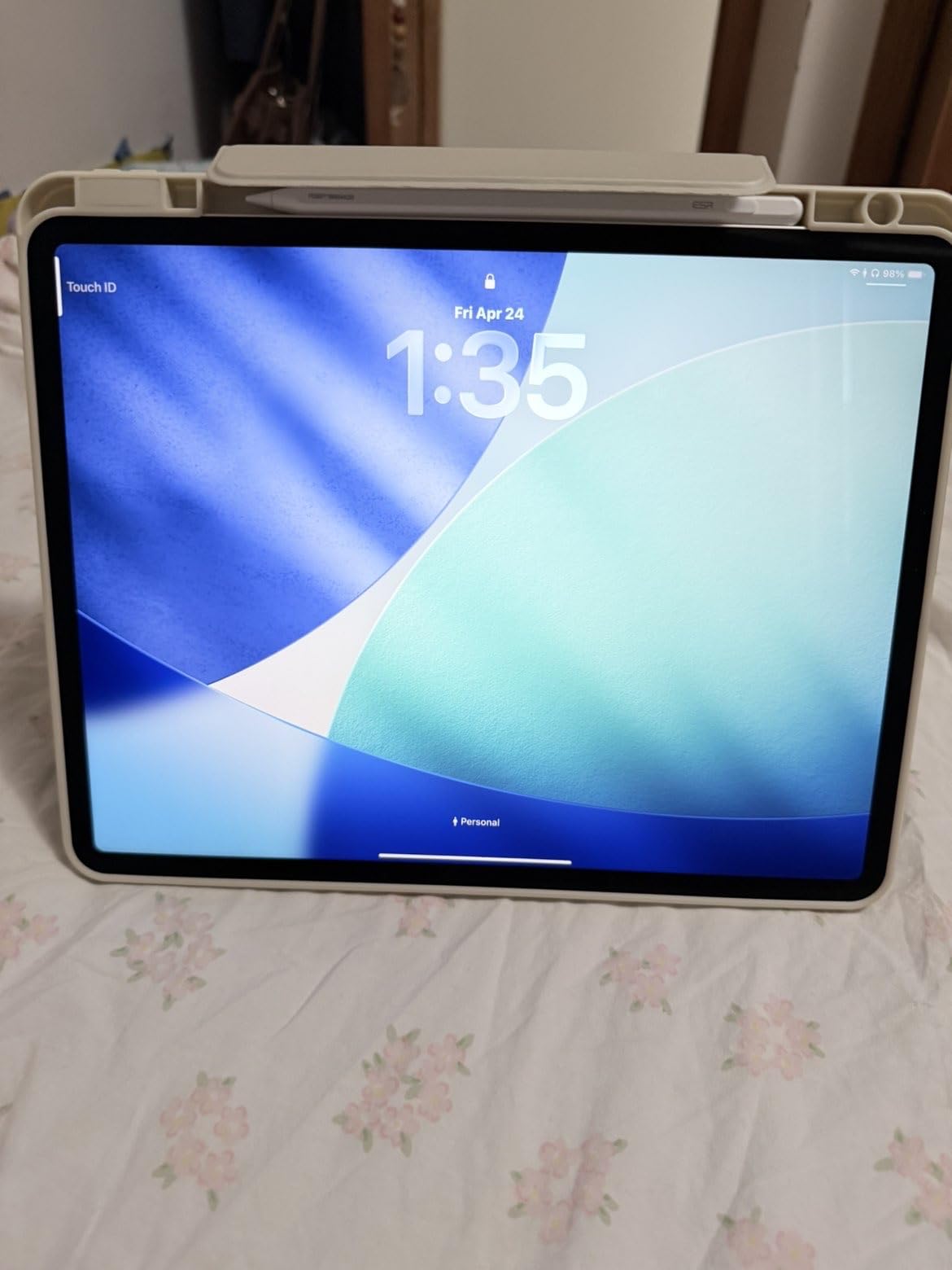 Apple iPad Air 13-inch (M4): Liquid Retina Display, 128GB, 12MP Front/Back Camera, Wi-Fi 7 with Apple N1, Touch ID, All-Day Battery Life — Space Gray customer photo 1