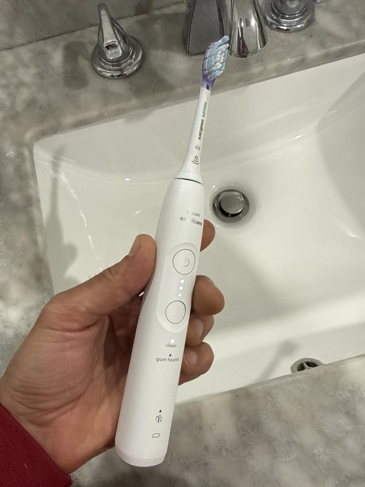 Philips Sonicare 5950 Series Electric Toothbrush, with Pressure Sensor, for Sensitive Gums, 6 Brushing Settings, SmarTimer, BrushPacer, 21-Day Runtime, Travel Case, White, HX7130/03 customer photo 2