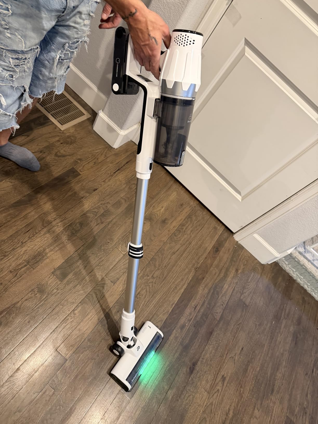 ElecKeys Cordless Vacuum Cleaner, 580W 48KPA Vacuum Cleaners for Home, 65Mins Stick Vacuum with LED Display, Anti-Tangle & Self-Standing Wireless Vacuum, Vacuum Cleaner for Pet Hair Carpets Hard Floor customer photo 2