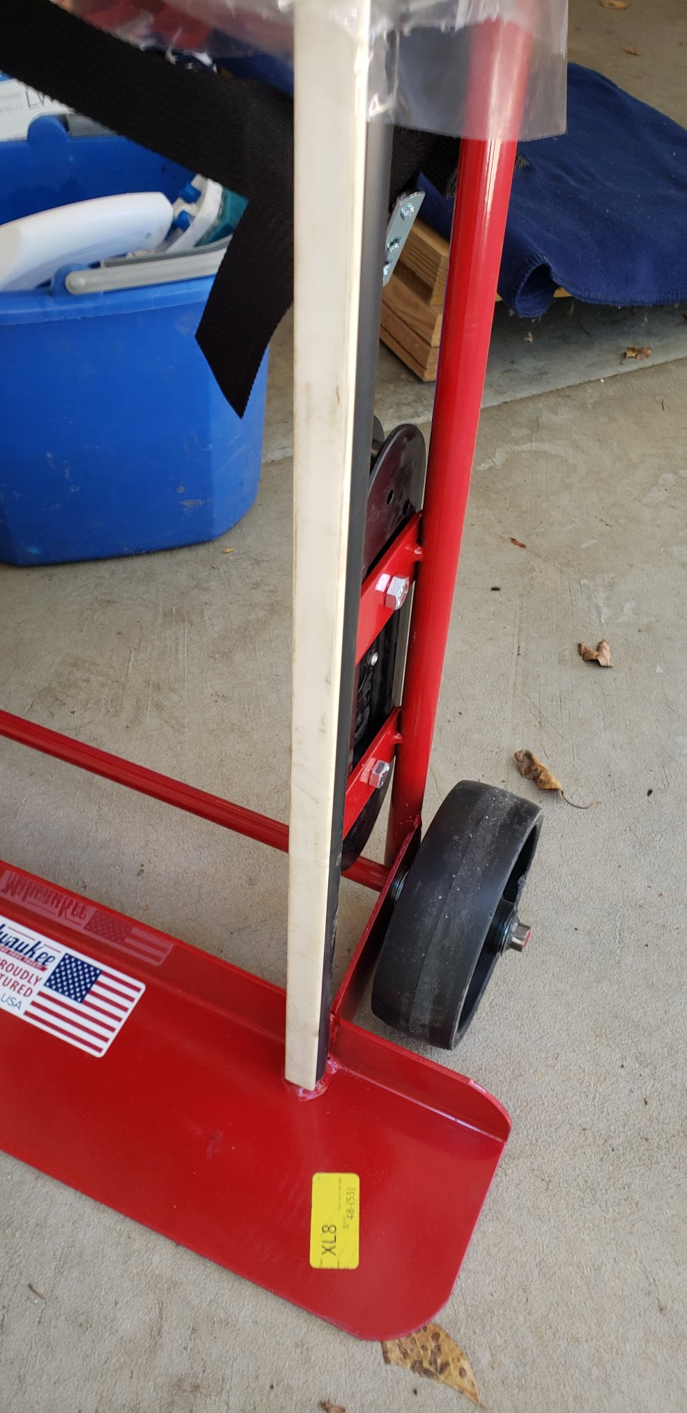 Milwaukee 40710 Appliance Hand Truck, Belt Tightener, Stair Climber, 800-lb customer photo 2